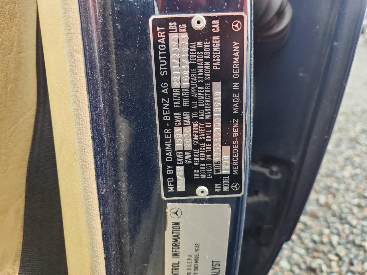 1983 Mercedes-benz 300 Dt Black vin: WDBAB33A8DB018940