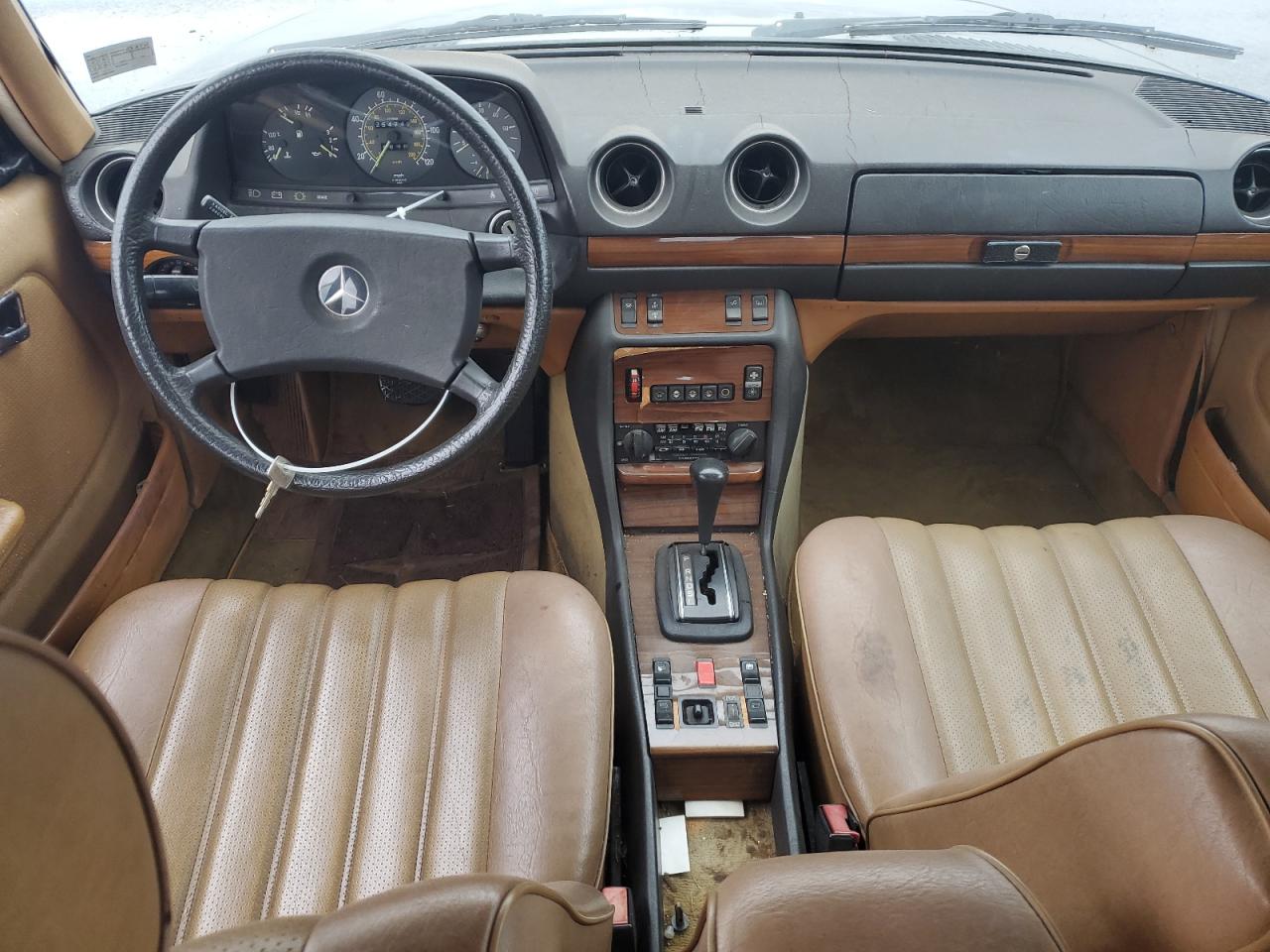1983 Mercedes-benz 300 Gray vin: WDBAB33A9DB023449