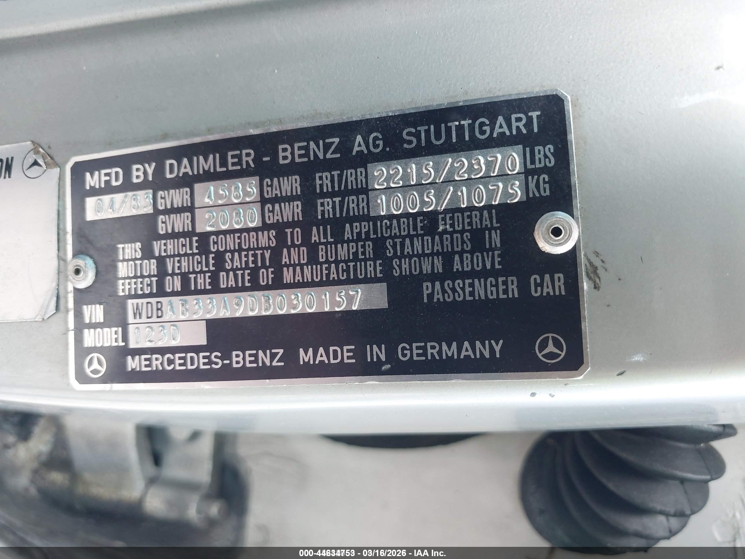 1983 Mercedes-benz 300 Dt Серебряный vin: WDBAB33A9DB030157
