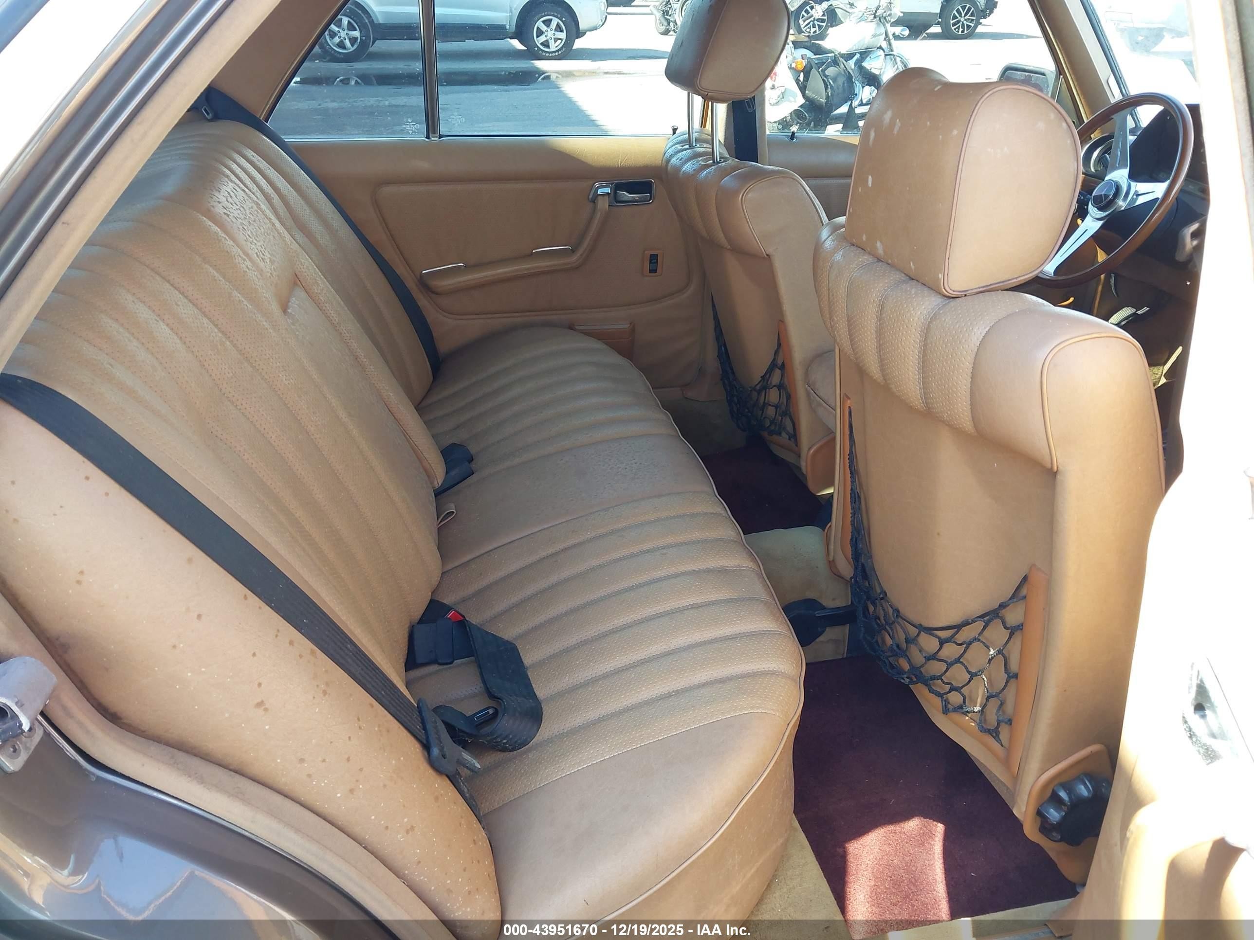 1983 Mercedes-benz 300 Dt Коричневый vin: WDBAB33A9DB030997