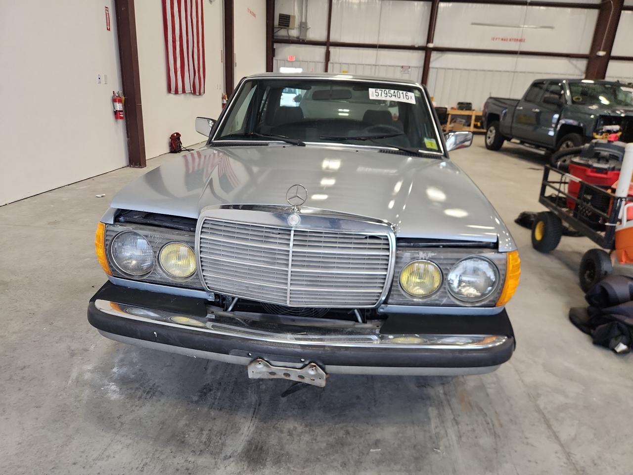 1984 Mercedes-benz 300 Dt Gray vin: WDBAB33A9EA091015