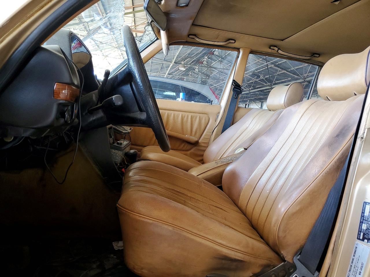 1984 Mercedes-benz 300 Dt Tan vin: WDBAB33AXEA006277
