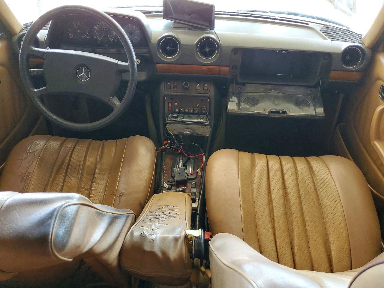 1984 Mercedes-benz 300 Dt Tan vin: WDBAB33AXEA006277