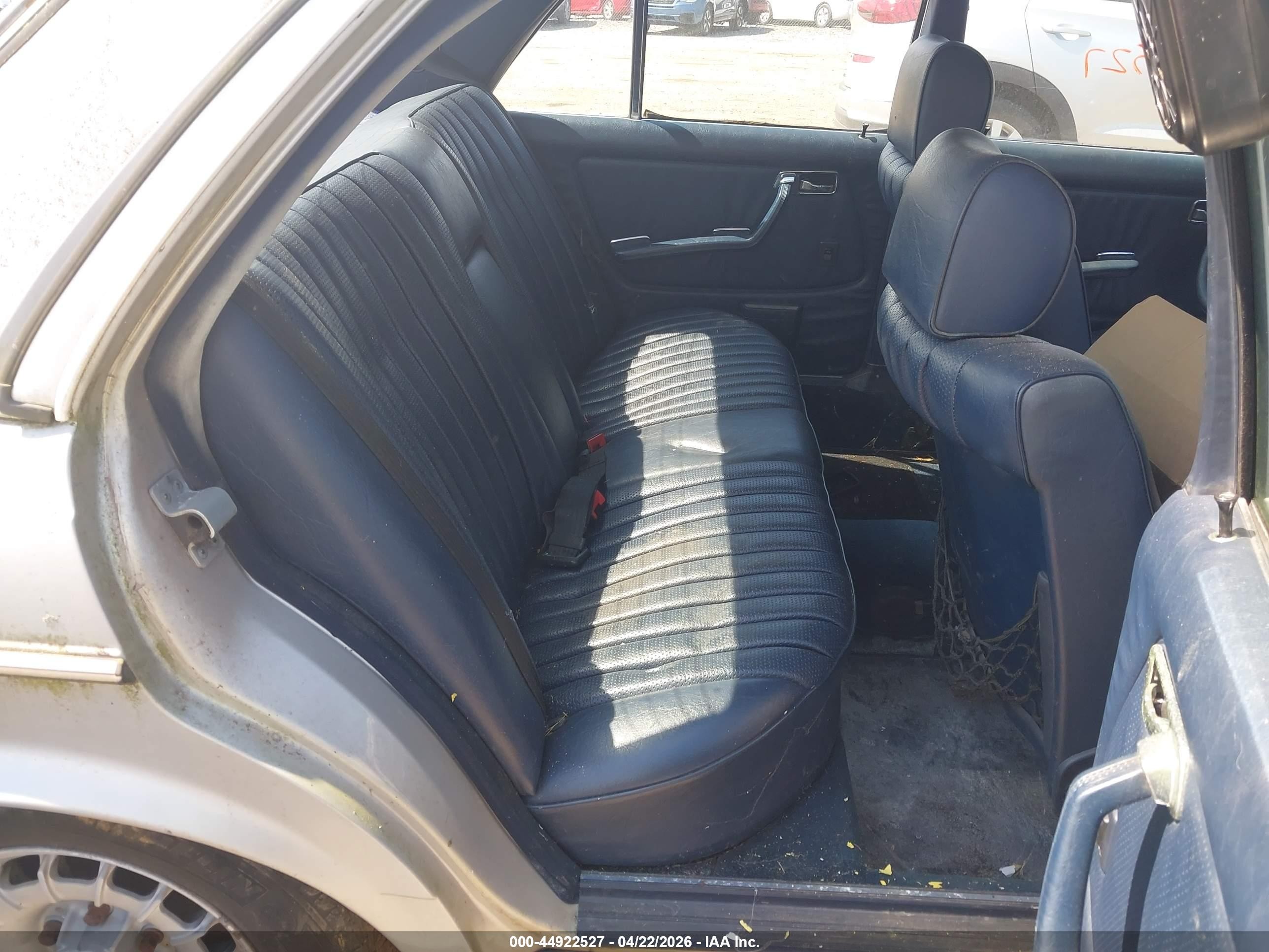 1984 Mercedes-benz 300 Dt Серебряный vin: WDBAB33AXEA092867