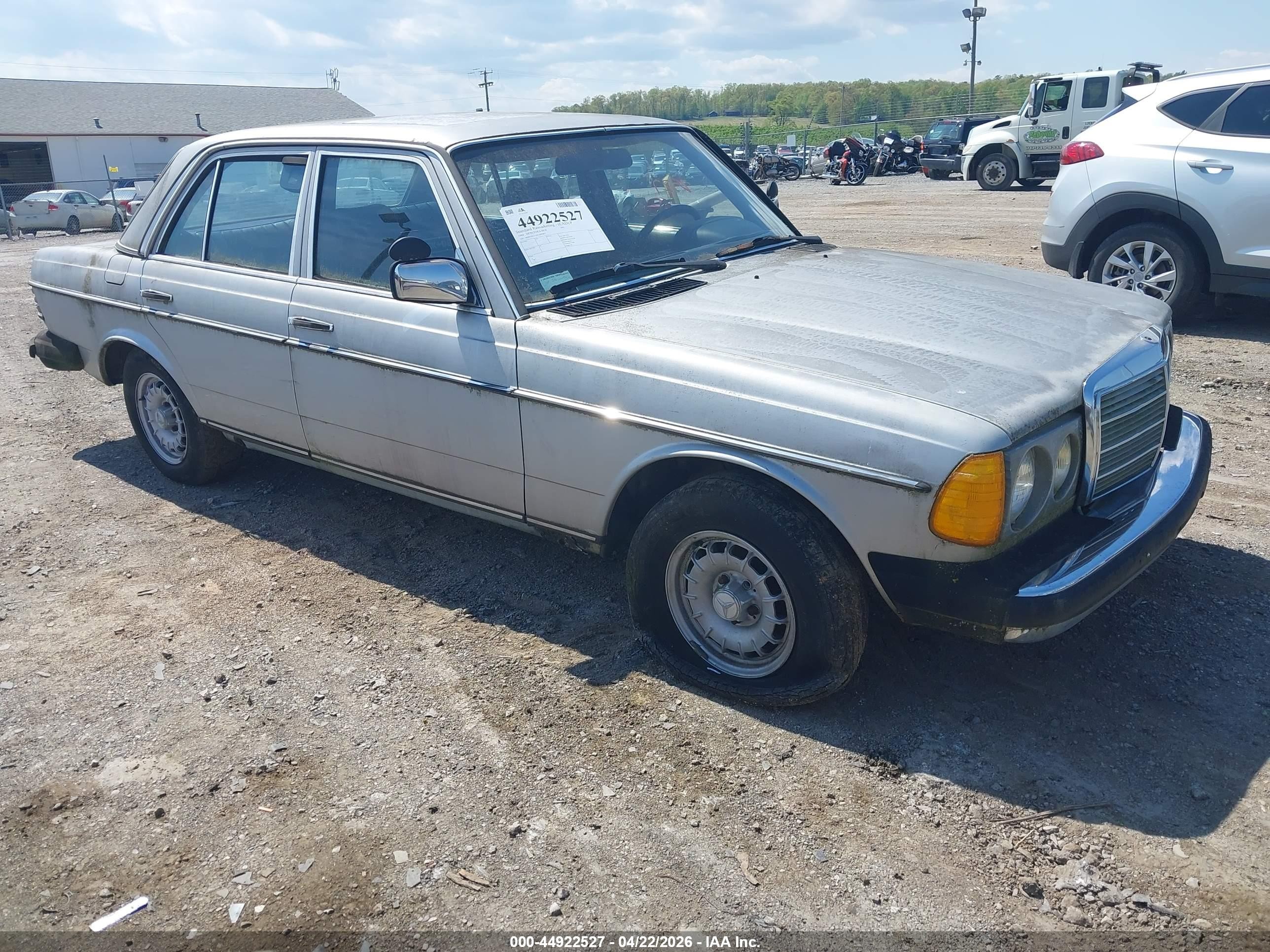 1984 Mercedes-benz 300 Dt Серебряный vin: WDBAB33AXEA092867