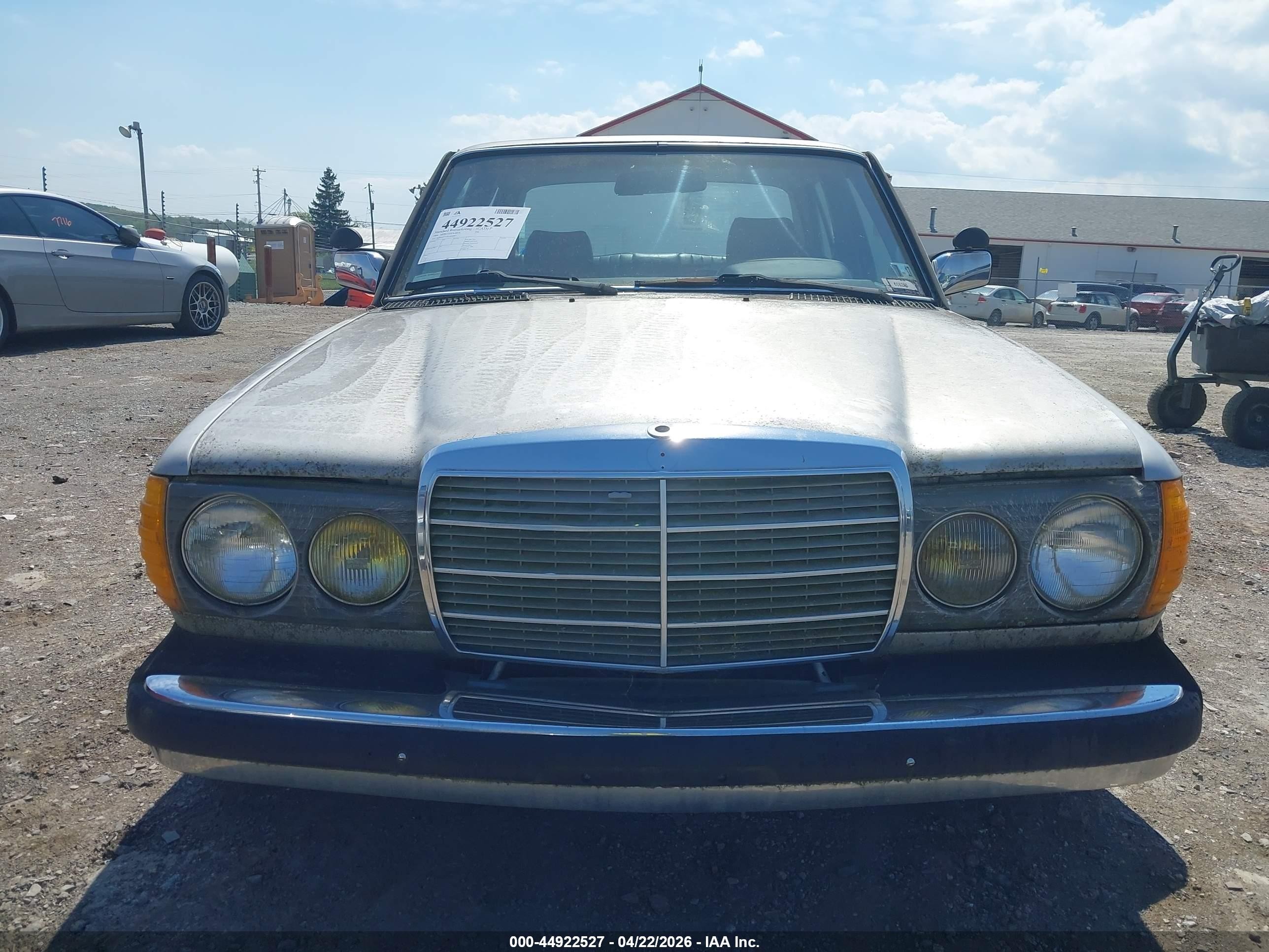 1984 Mercedes-benz 300 Dt Серебряный vin: WDBAB33AXEA092867