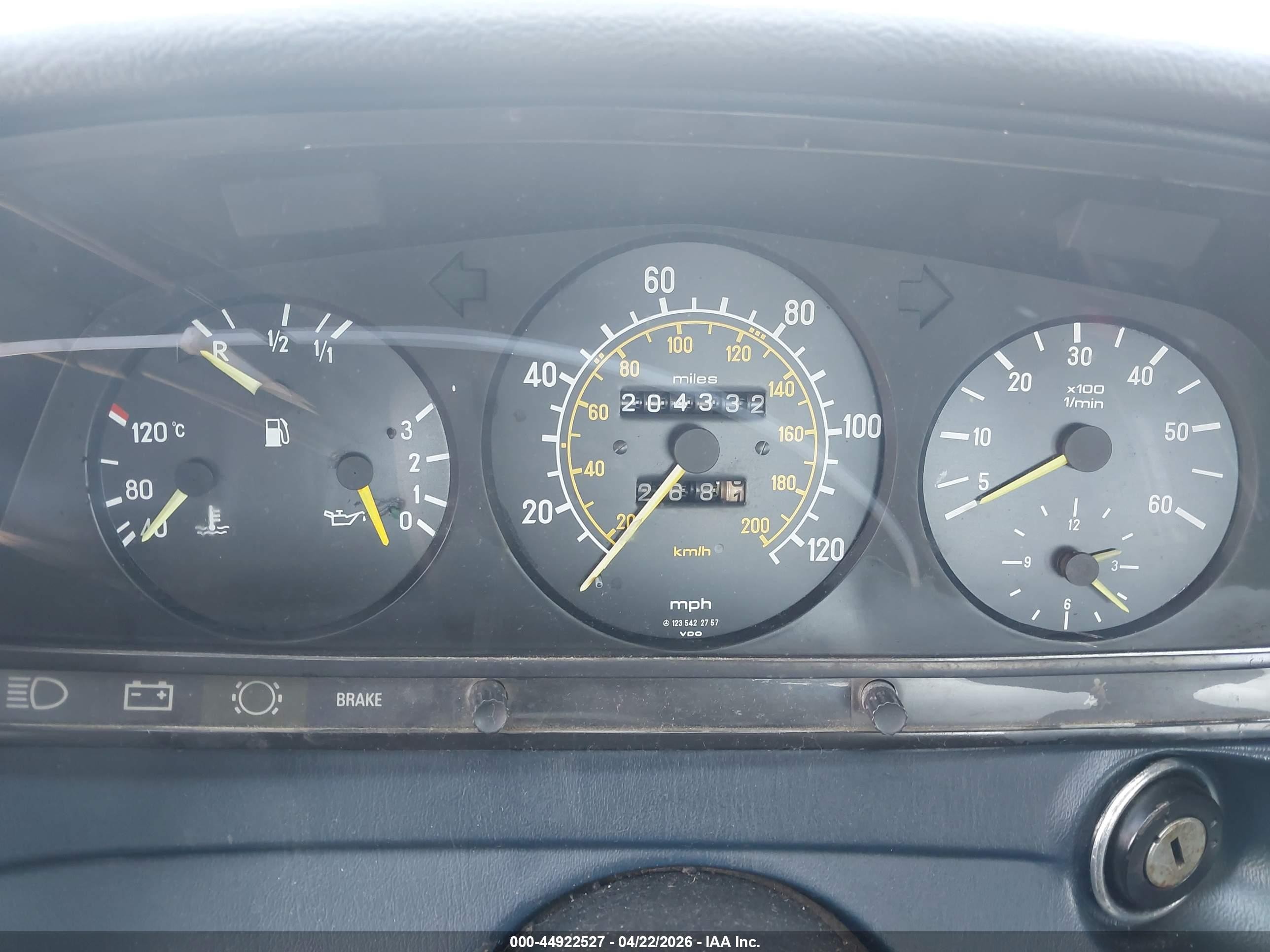 1984 Mercedes-benz 300 Dt Серебряный vin: WDBAB33AXEA092867