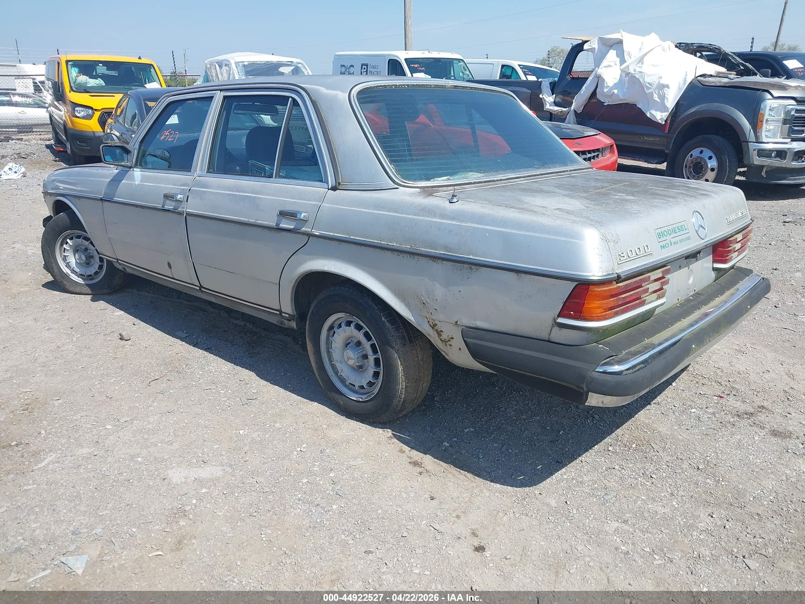 1984 Mercedes-benz 300 Dt Серебряный vin: WDBAB33AXEA092867