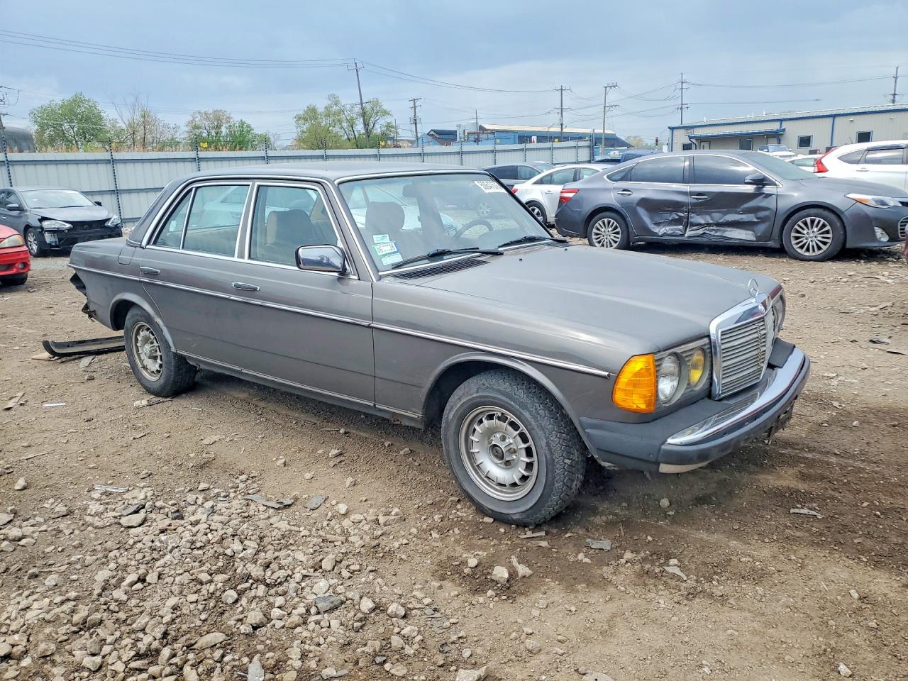 1985 Mercedes-benz 300 Dt Серый vin: WDBAB33C2FA192156