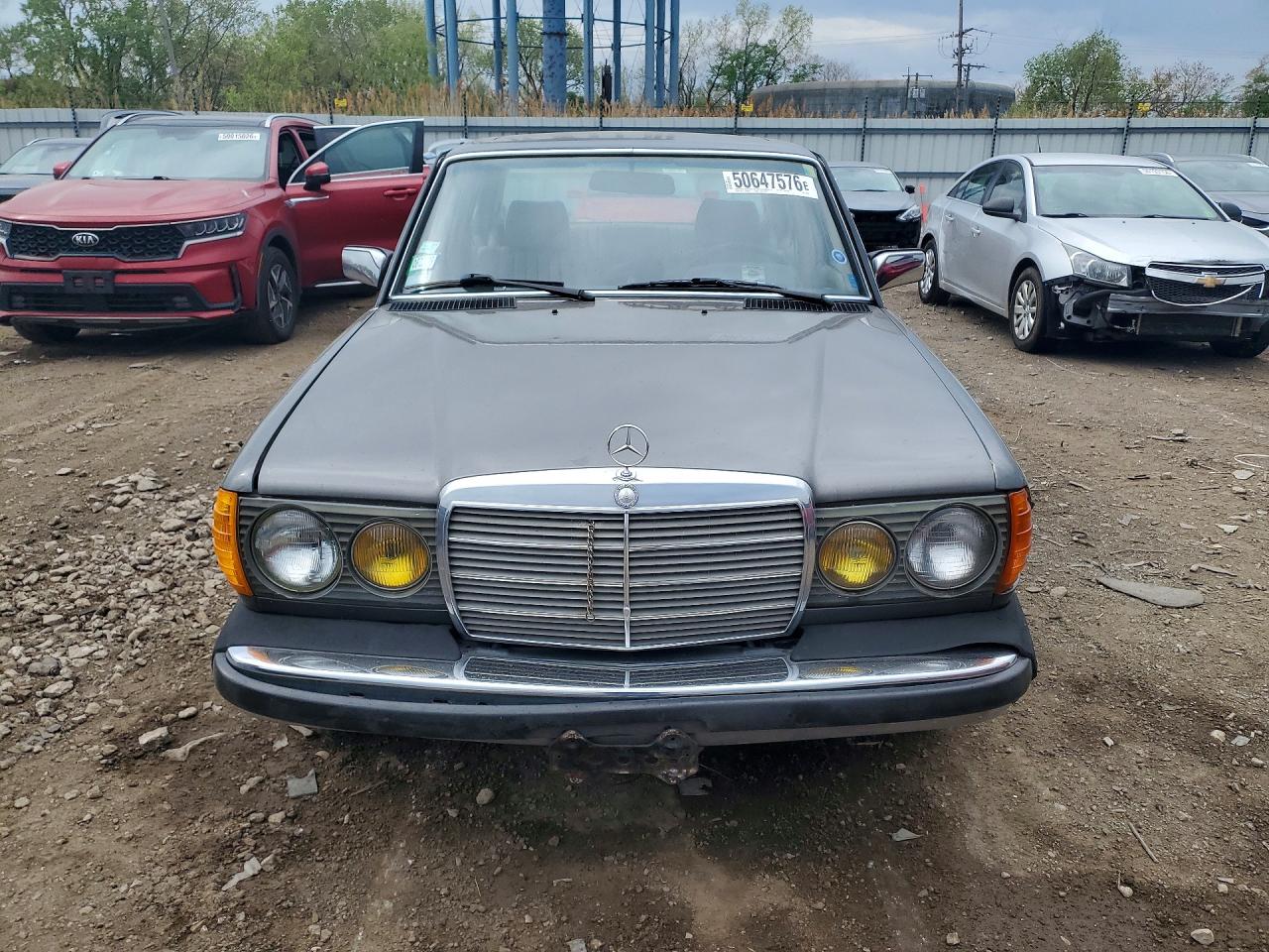 1985 Mercedes-benz 300 Dt Серый vin: WDBAB33C2FA192156