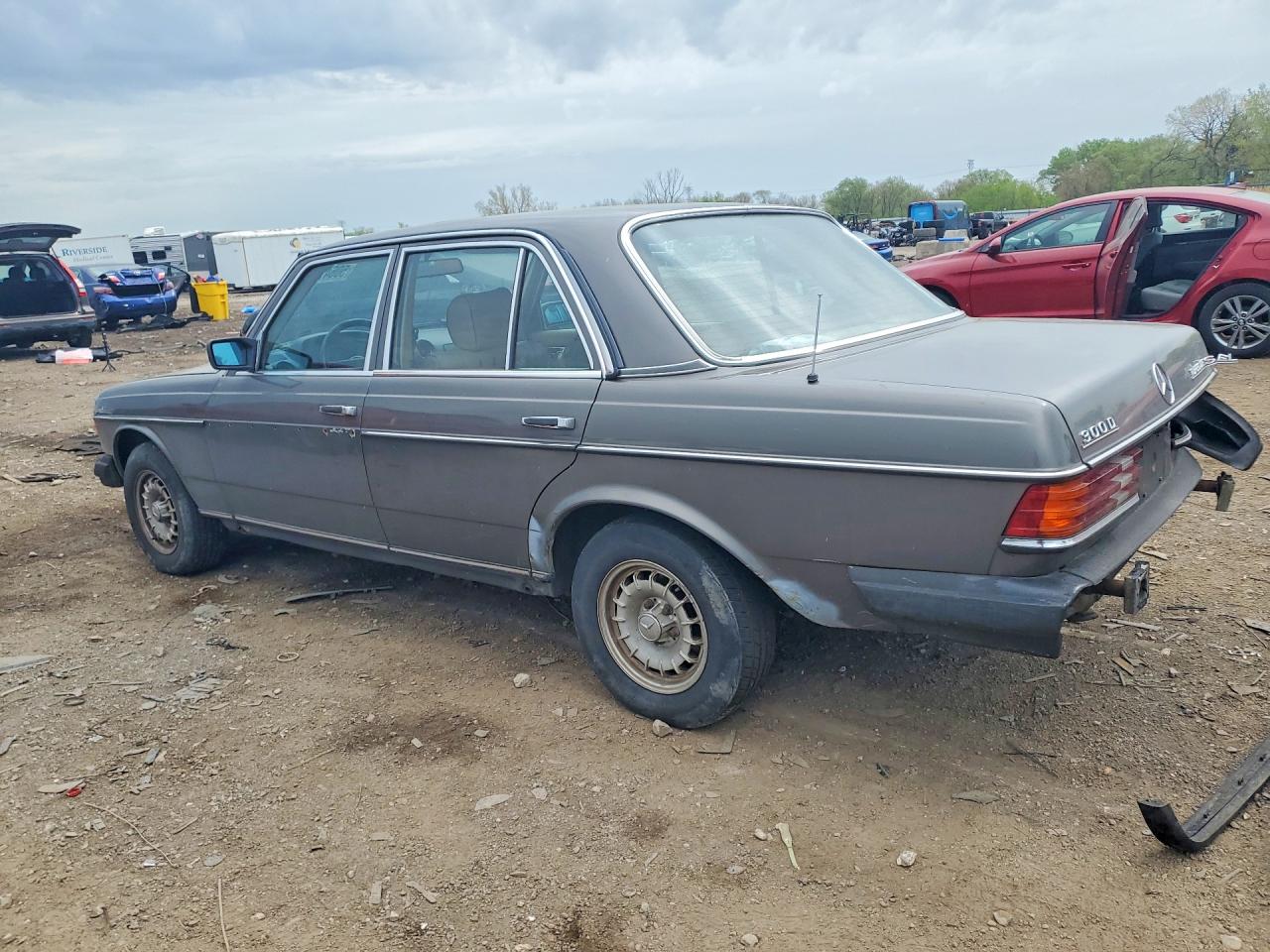 1985 Mercedes-benz 300 Dt Серый vin: WDBAB33C2FA192156
