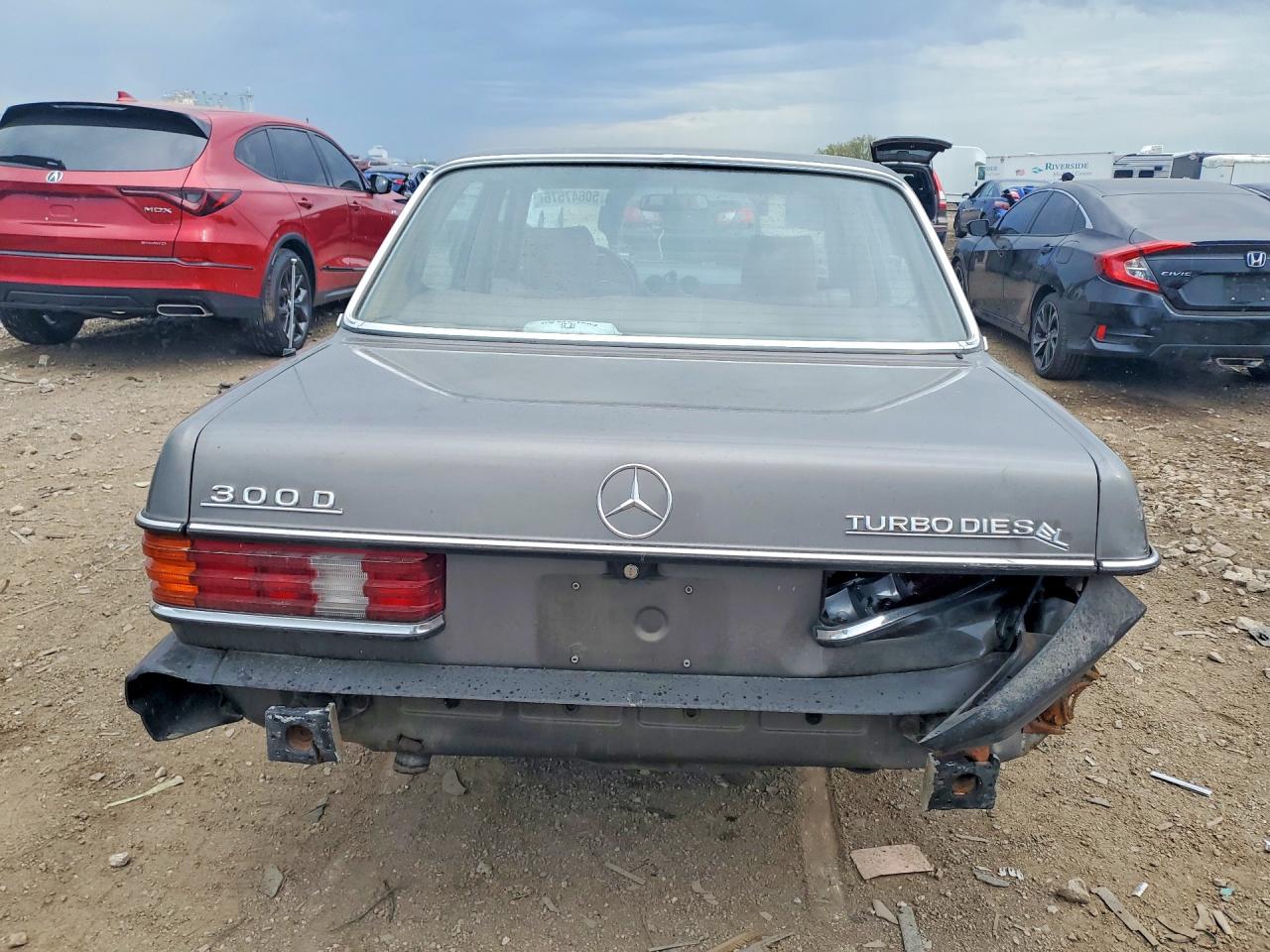 1985 Mercedes-benz 300 Dt Серый vin: WDBAB33C2FA192156