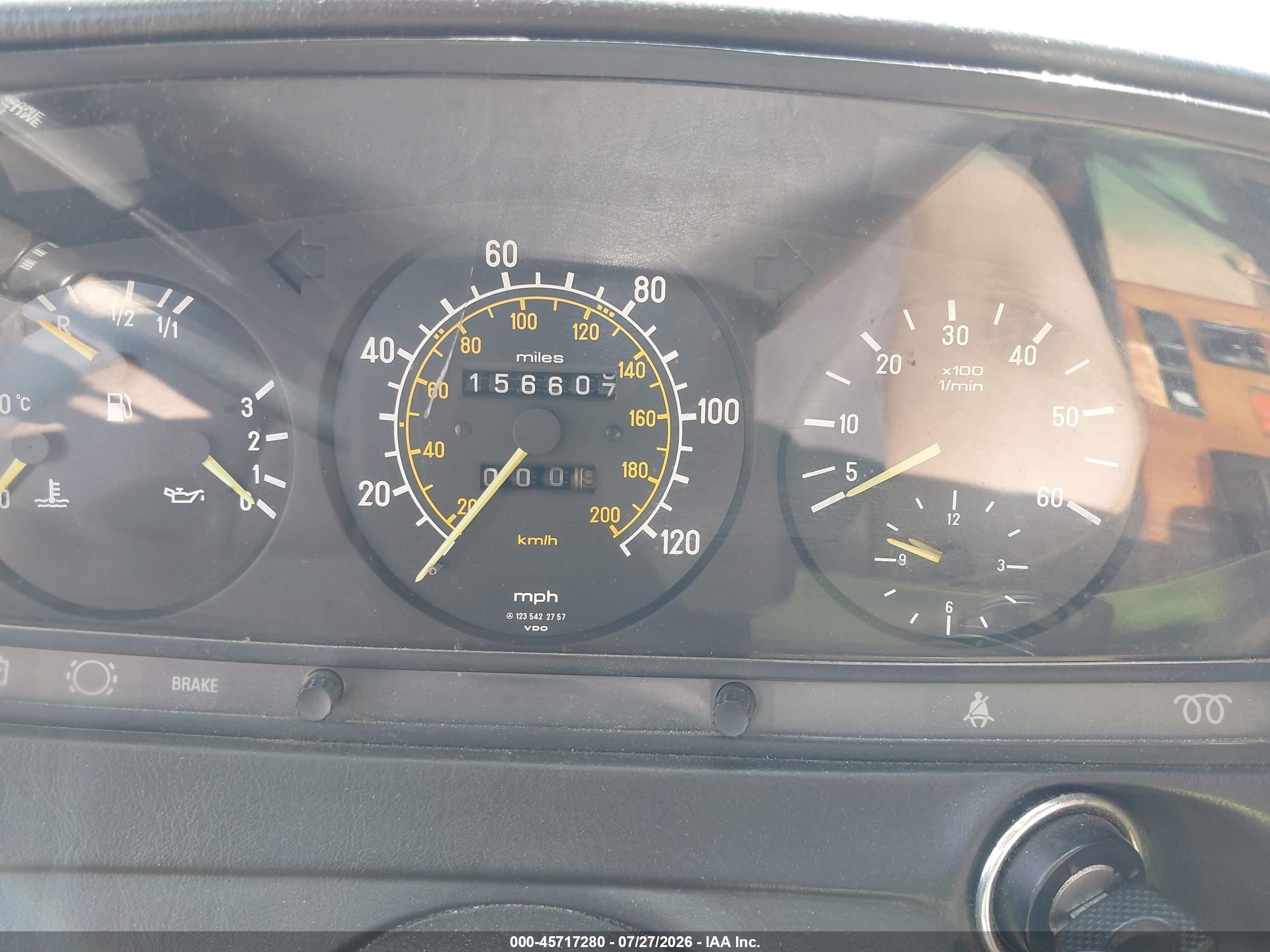 1985 Mercedes-benz 300 Dt Burgundy vin: WDBAB33C3FA227514
