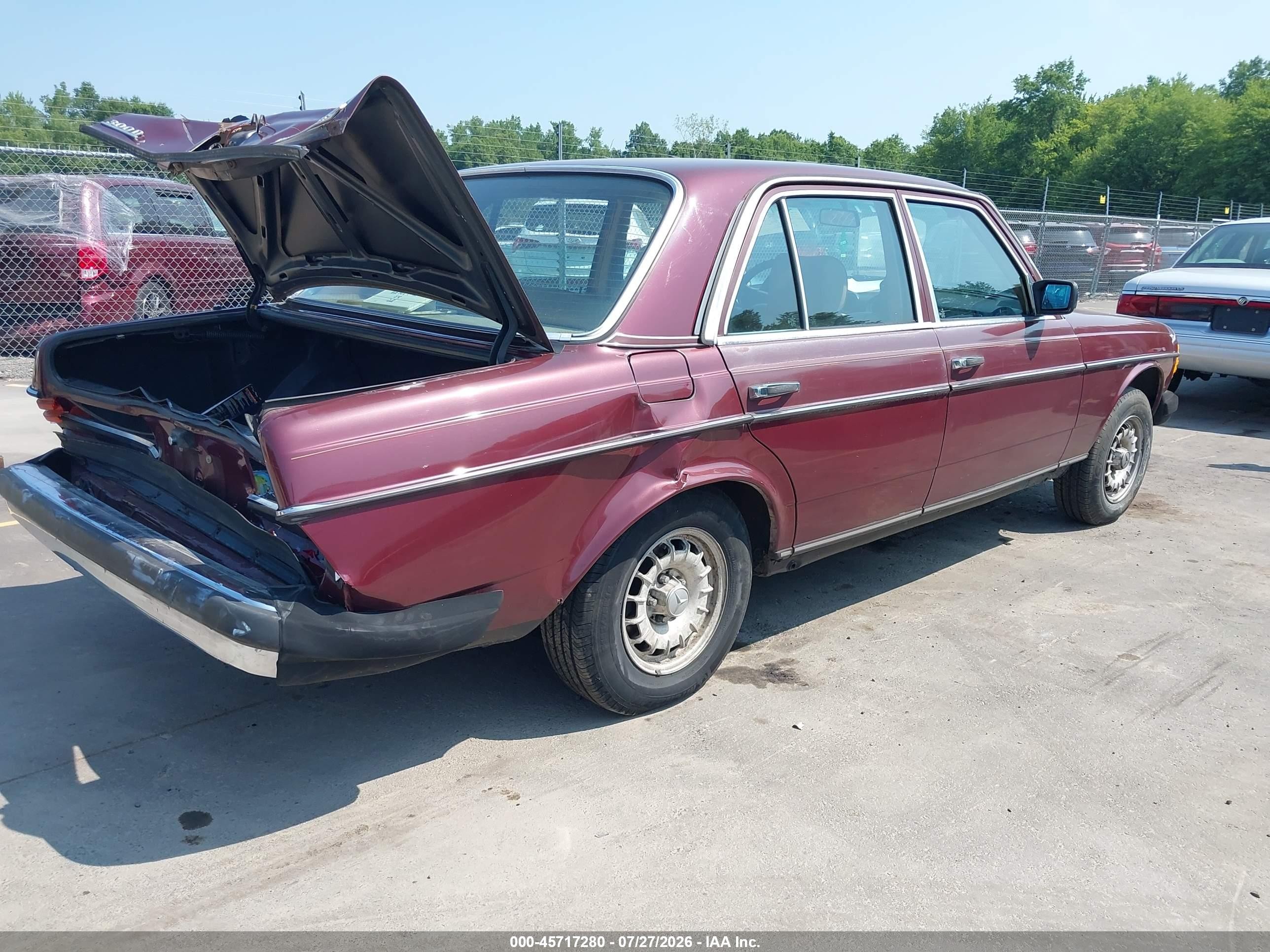 1985 Mercedes-benz 300 Dt Burgundy vin: WDBAB33C3FA227514