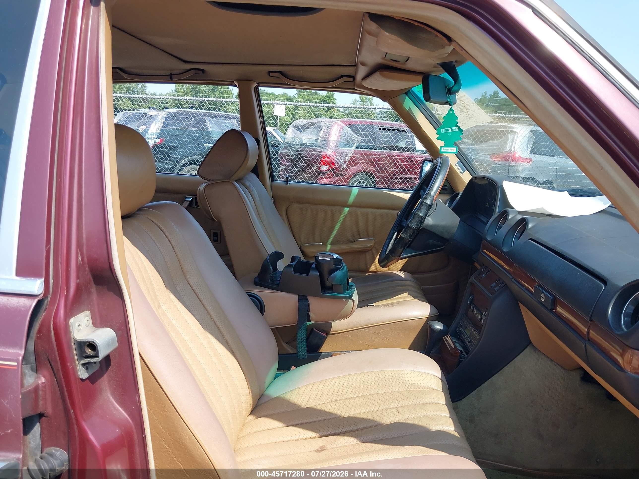 1985 Mercedes-benz 300 Dt Burgundy vin: WDBAB33C3FA227514