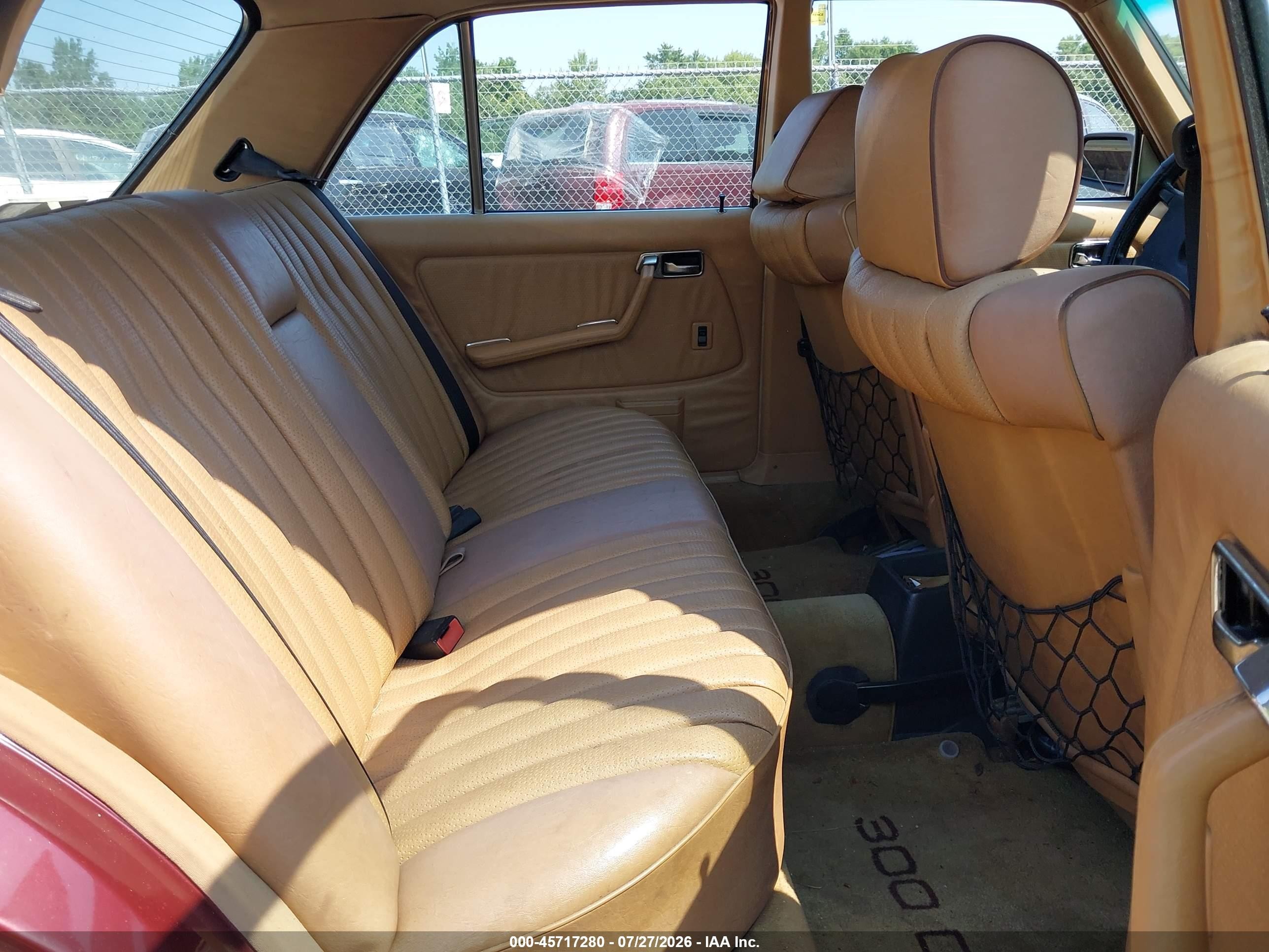 1985 Mercedes-benz 300 Dt Burgundy vin: WDBAB33C3FA227514
