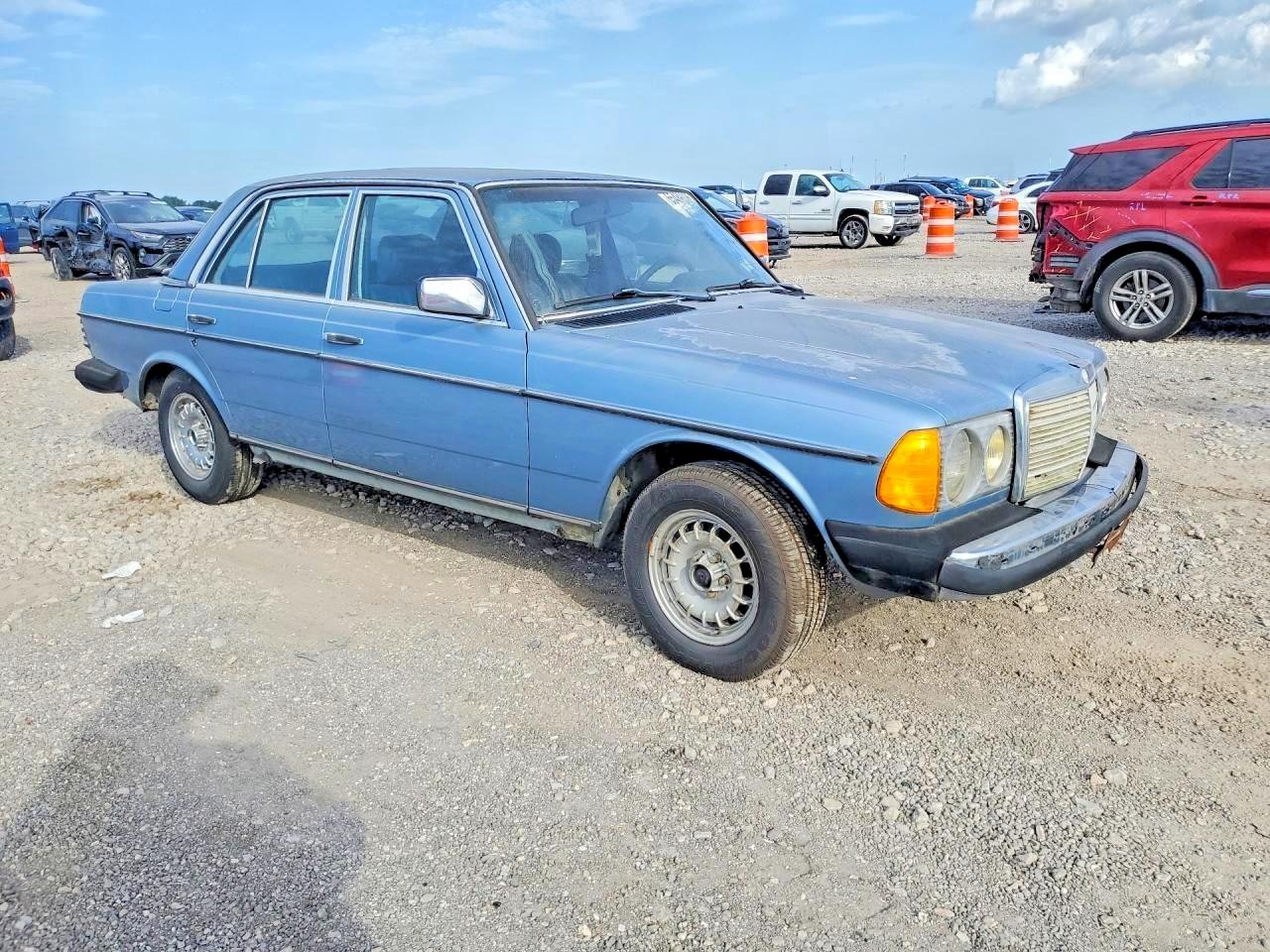 1985 Mercedes-benz 300 Dt Blue vin: WDBAB33C8FA272934