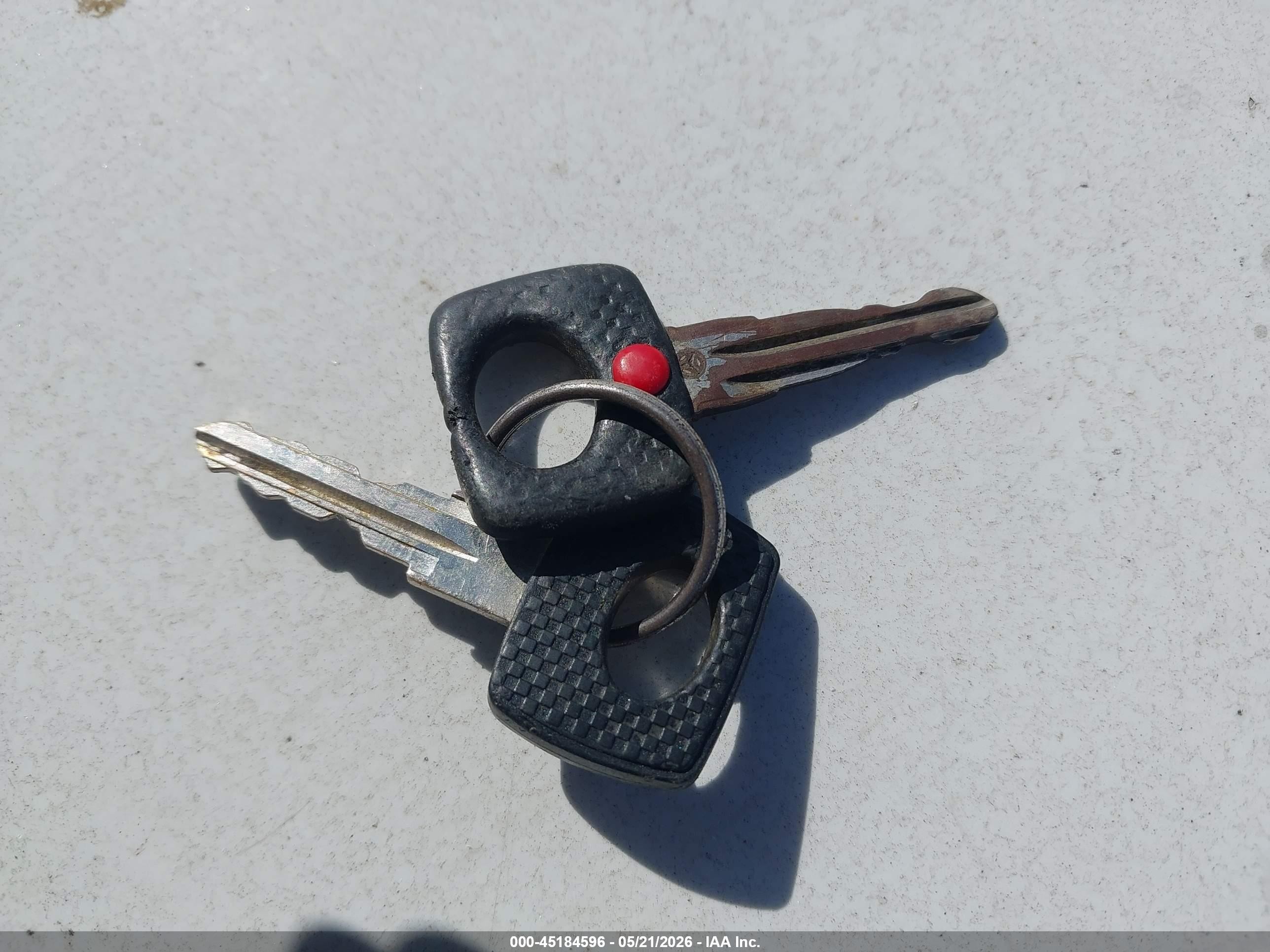 1984 Mercedes-benz 300 Cdt Серебряный vin: WDBAB53A1EA050275