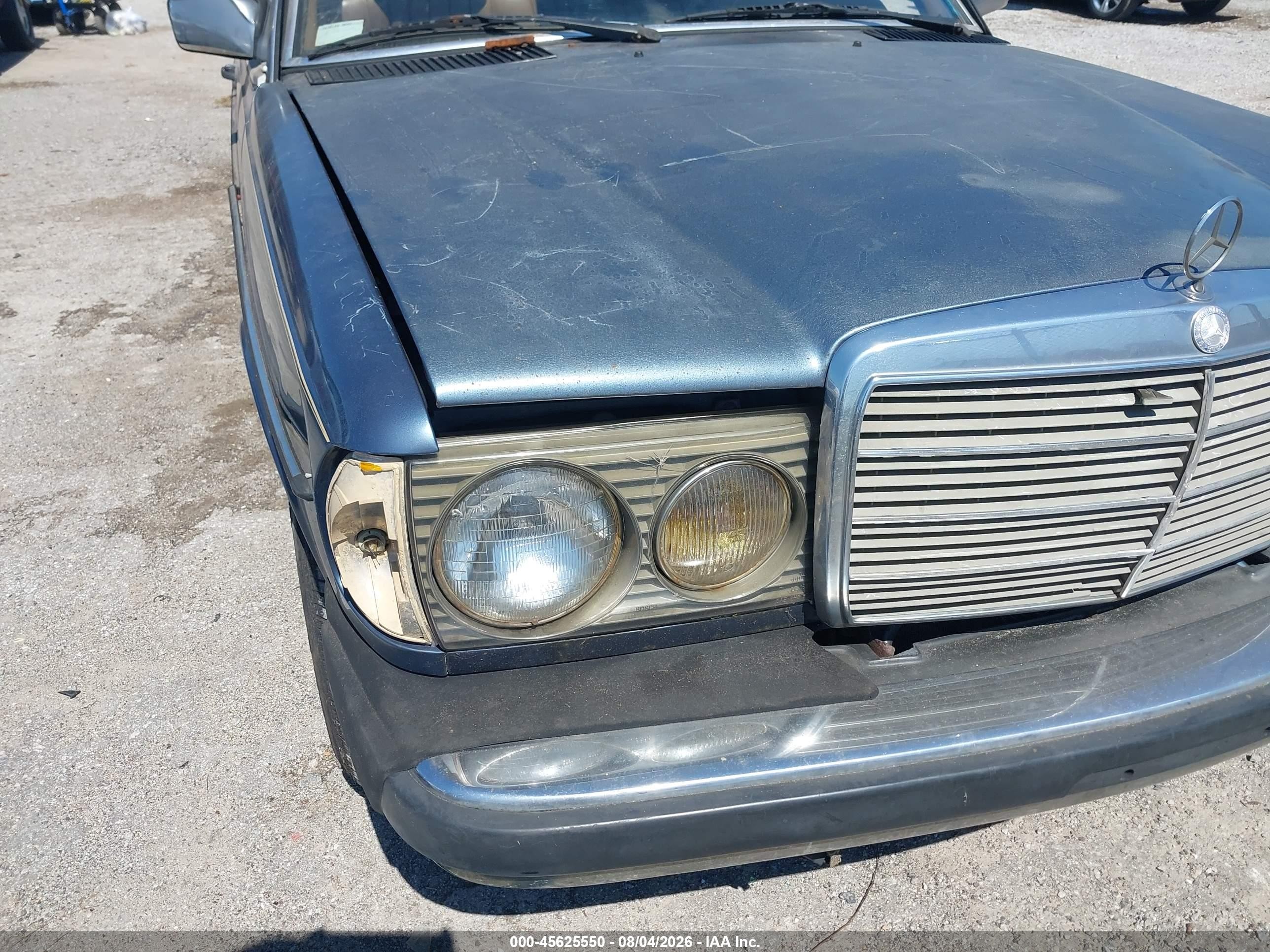 1984 Mercedes-benz 300 Cdt Blue vin: WDBAB53A3EA139006
