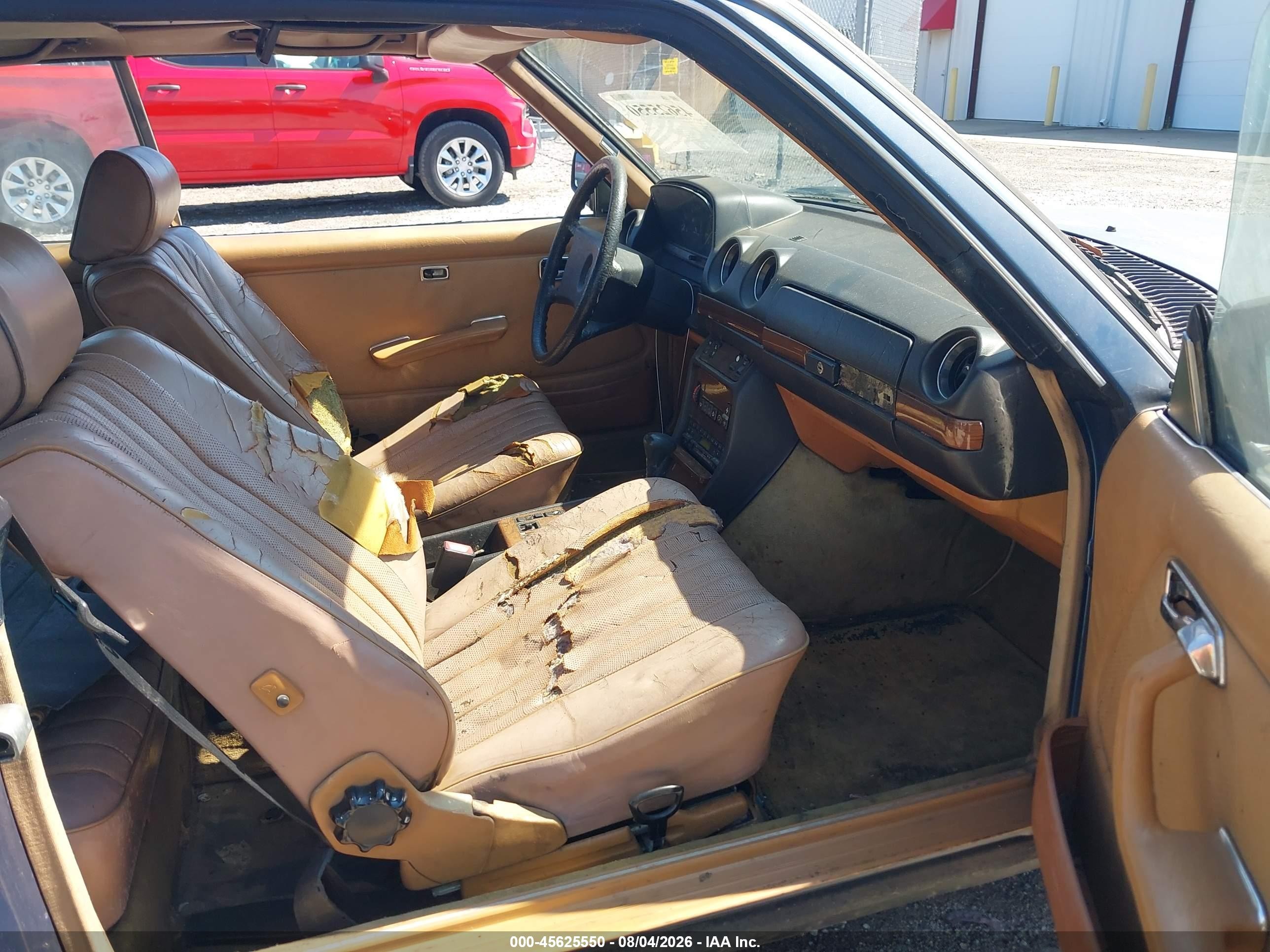 1984 Mercedes-benz 300 Cdt Blue vin: WDBAB53A3EA139006