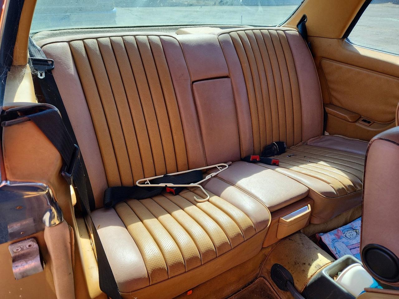 1984 Mercedes-benz 300 Cdt Gold vin: WDBAB53A4EA119962