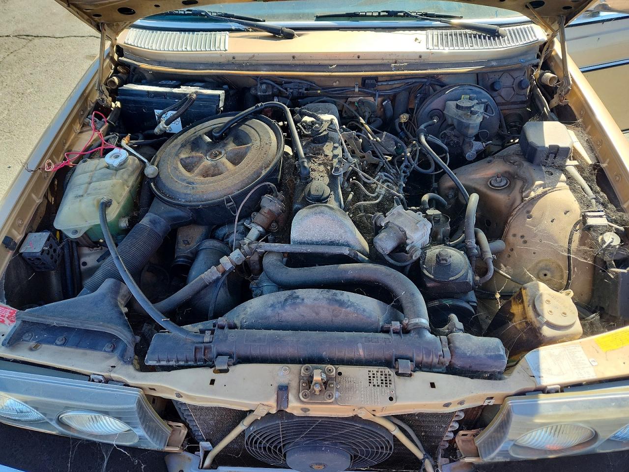 1984 Mercedes-benz 300 Cdt Gold vin: WDBAB53A4EA119962
