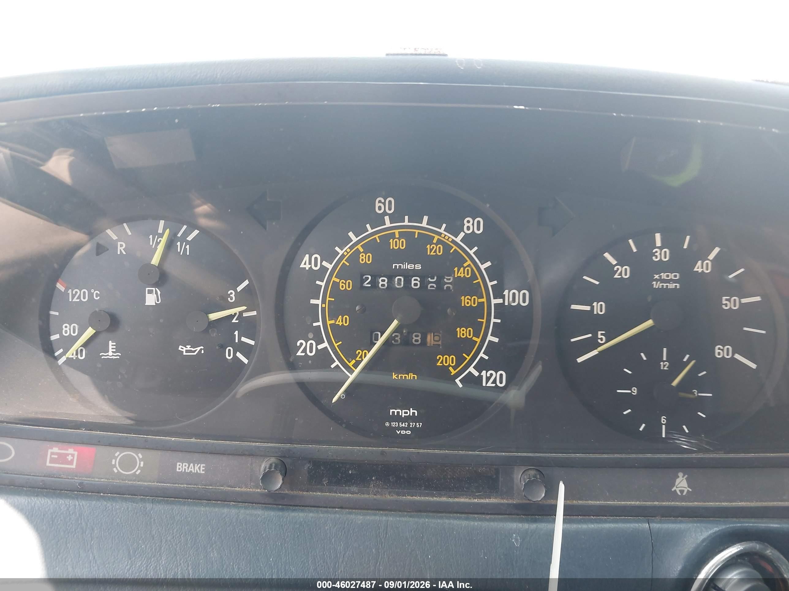 1985 Mercedes-benz 300 Cdt Silver vin: WDBAB53A5FA245314