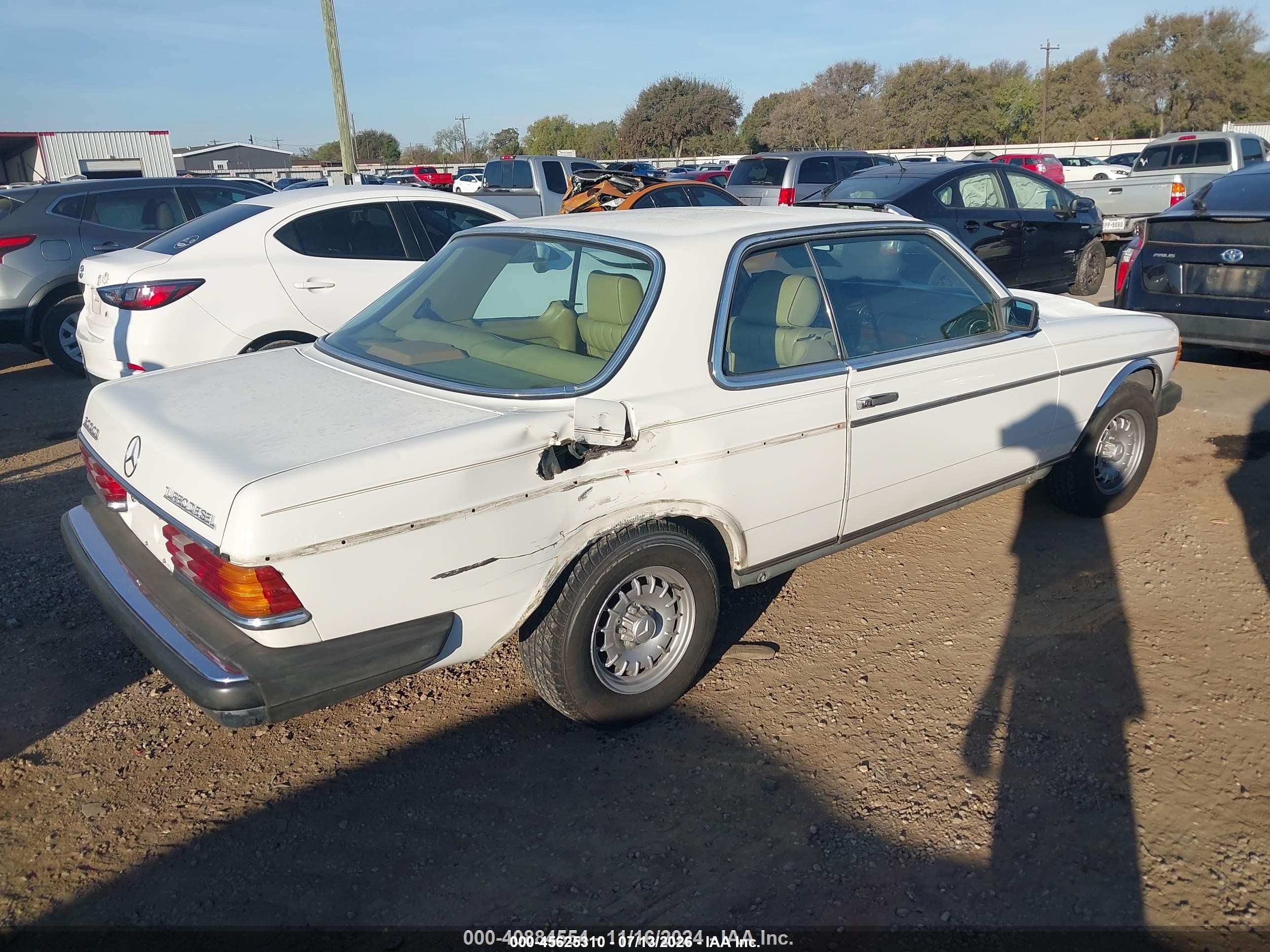 1985 Mercedes-benz 300 Cdt Белый vin: WDBAB53A6FA253406