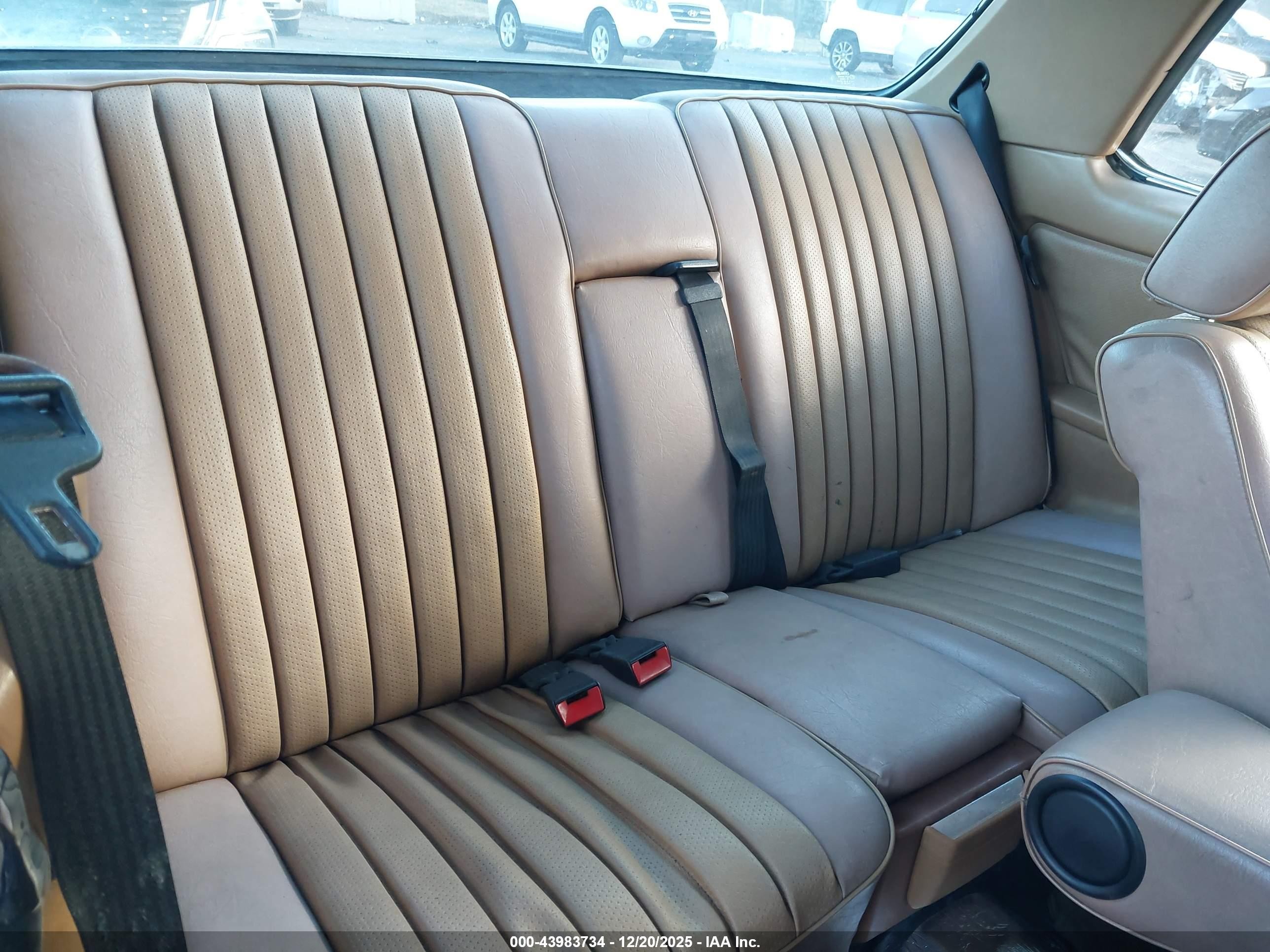 1984 Mercedes-benz 300 Cdt Бежевый vin: WDBAB53A7EA105876