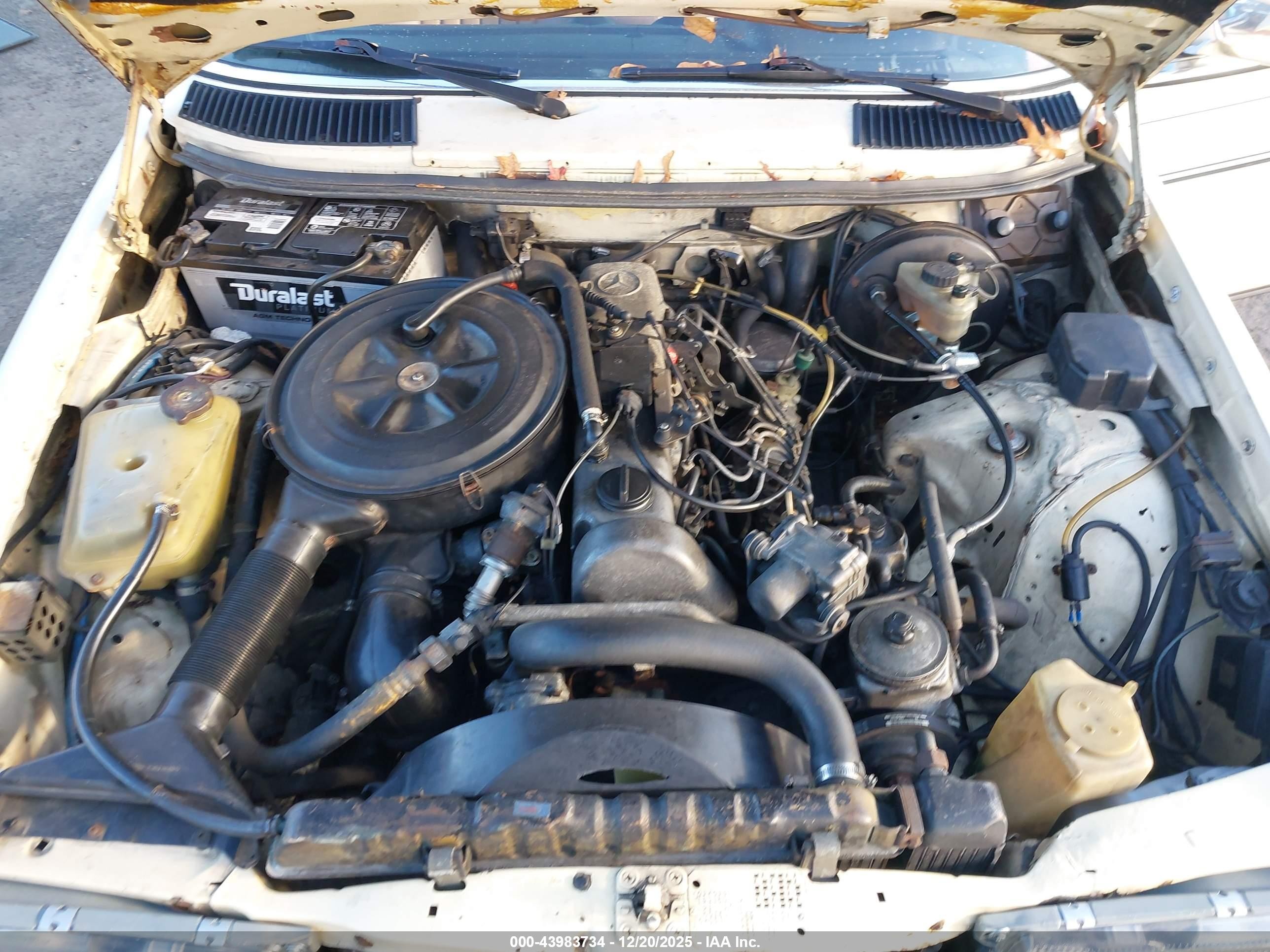 1984 Mercedes-benz 300 Cdt Бежевый vin: WDBAB53A7EA105876