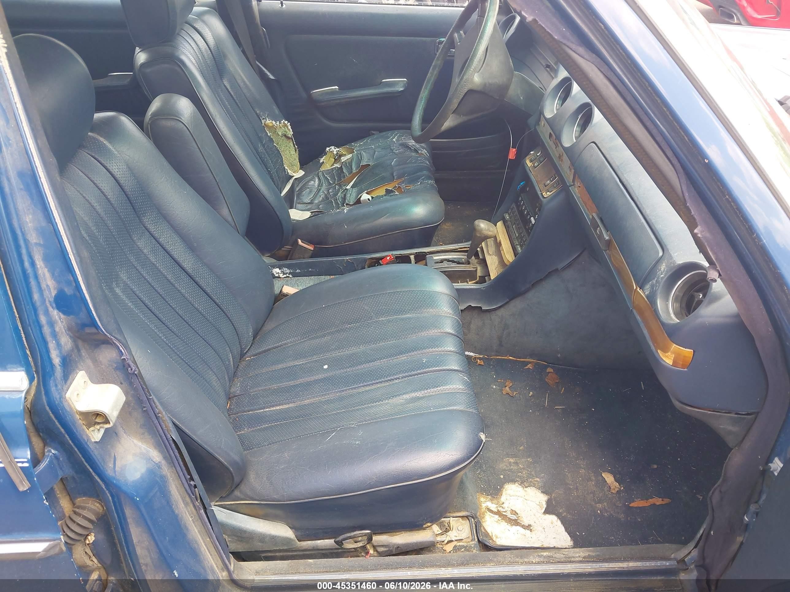 1984 Mercedes-benz 300 Tdt Синий vin: WDBAB93A1EF008067