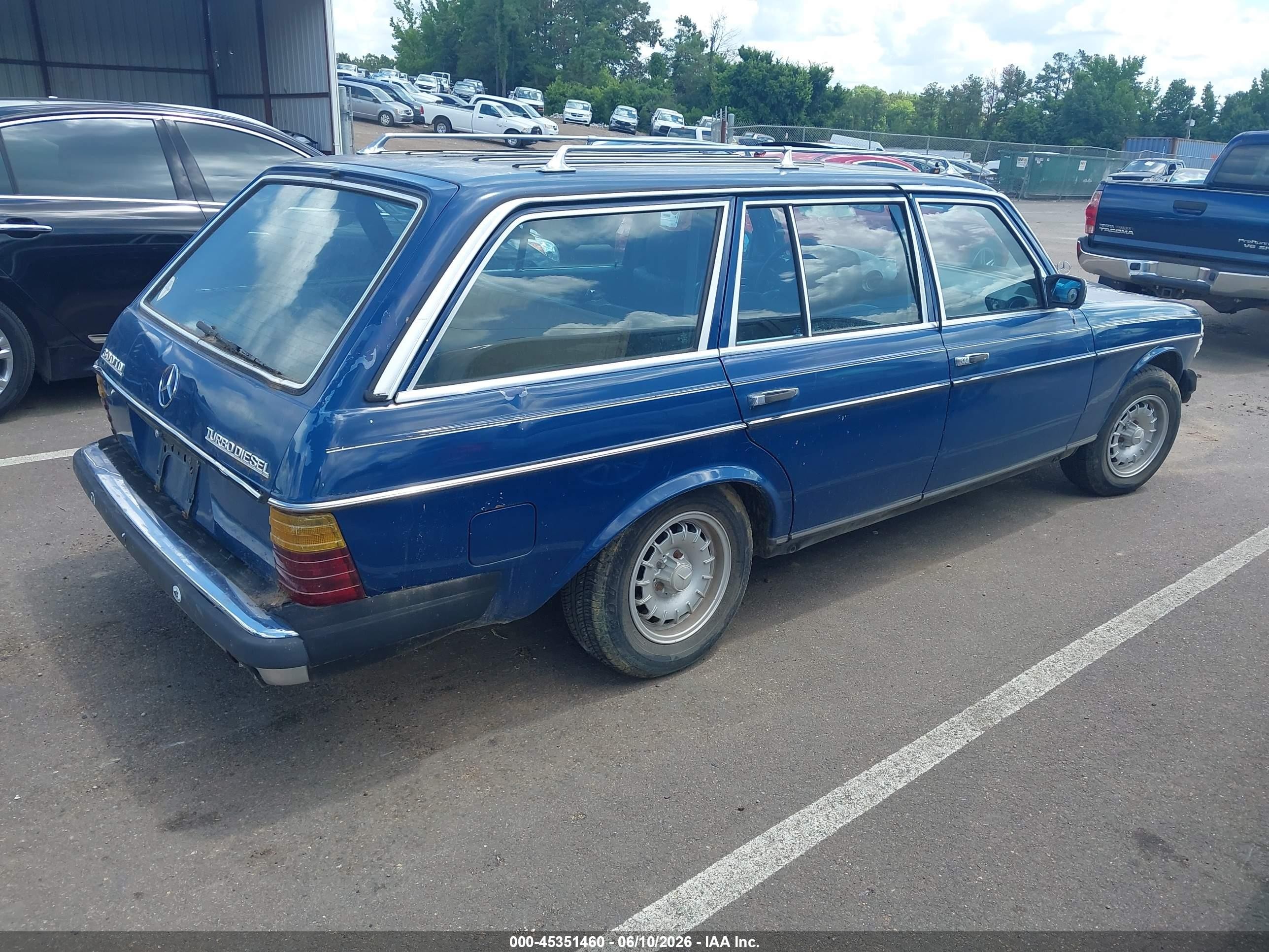1984 Mercedes-benz 300 Tdt Синий vin: WDBAB93A1EF008067
