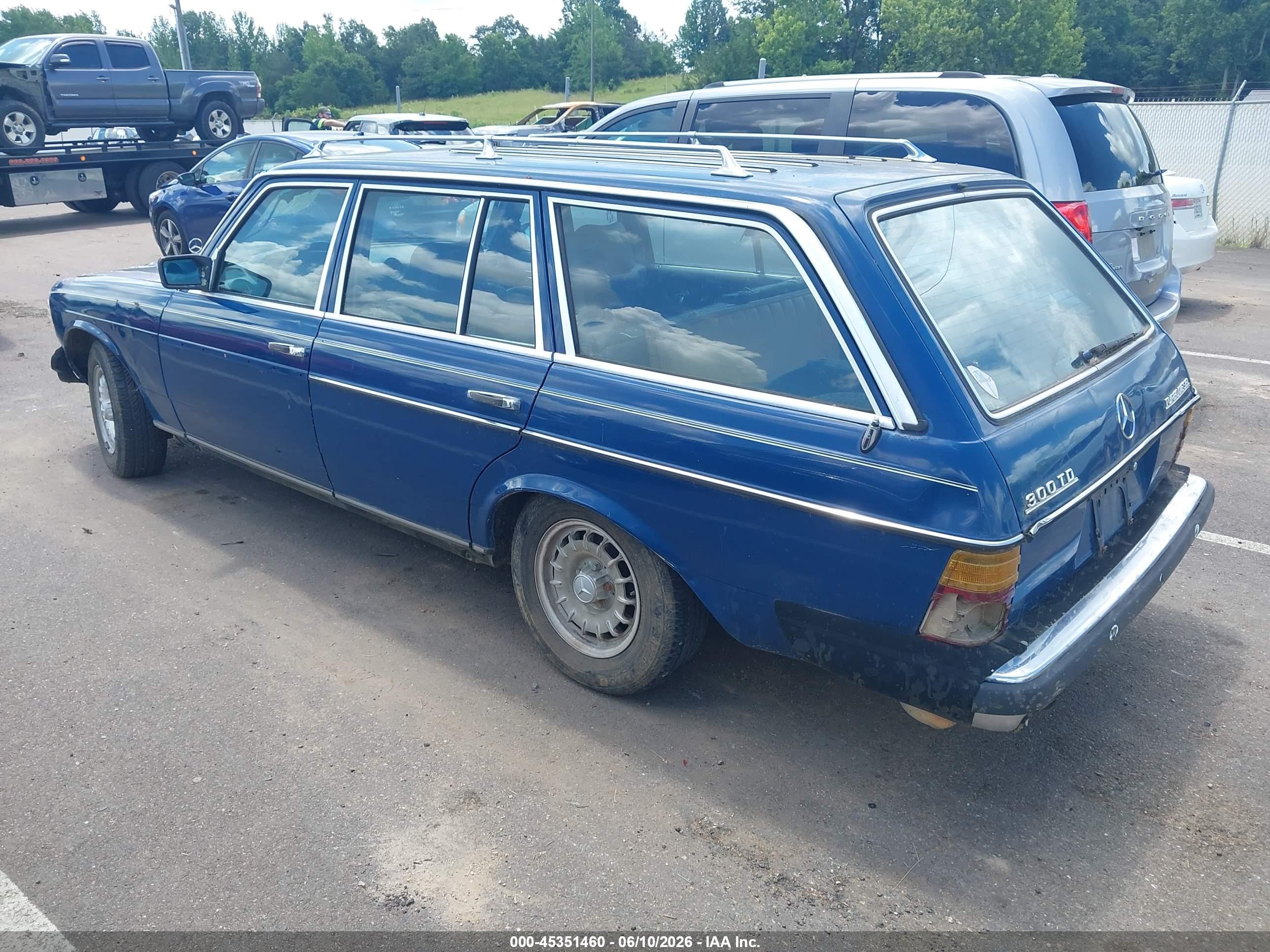 1984 Mercedes-benz 300 Tdt Синий vin: WDBAB93A1EF008067