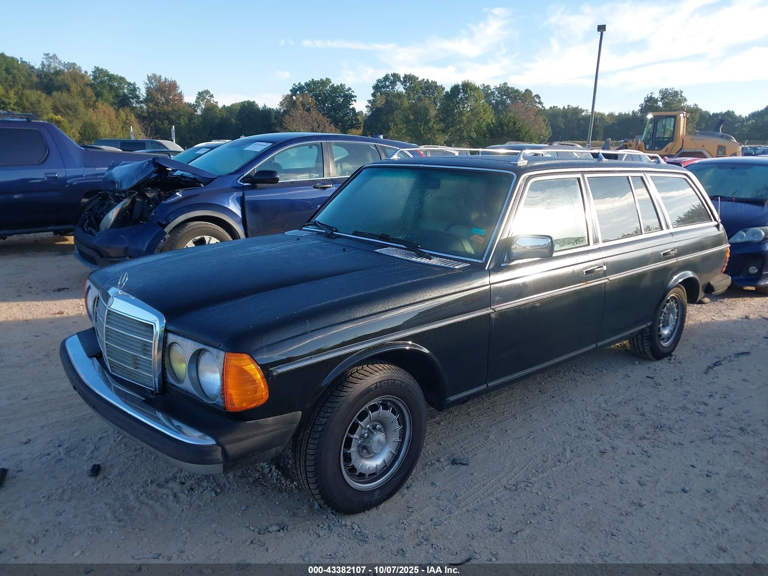 1982 Mercedes-benz 300 Tdt Black vin: WDBAB93A4CN011161