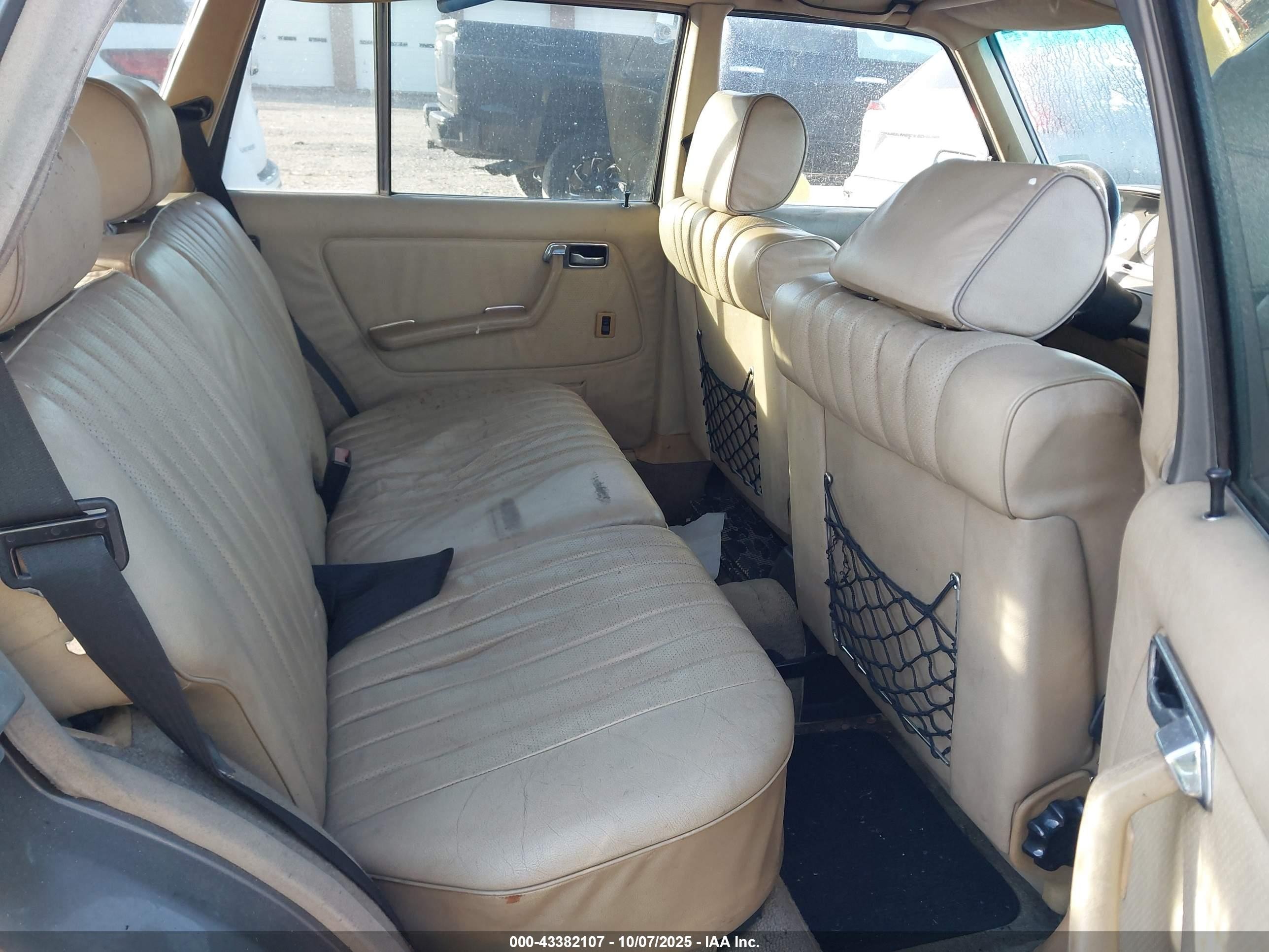 1982 Mercedes-benz 300 Tdt Black vin: WDBAB93A4CN011161