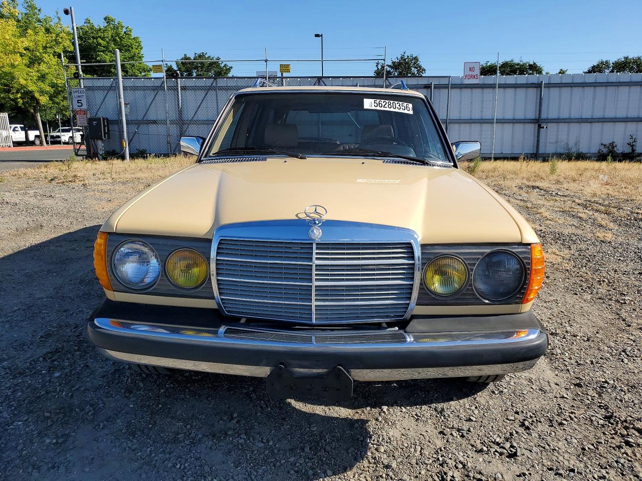 1981 Mercedes-benz 300 Td Cream vin: WDBAB93A5BN005481