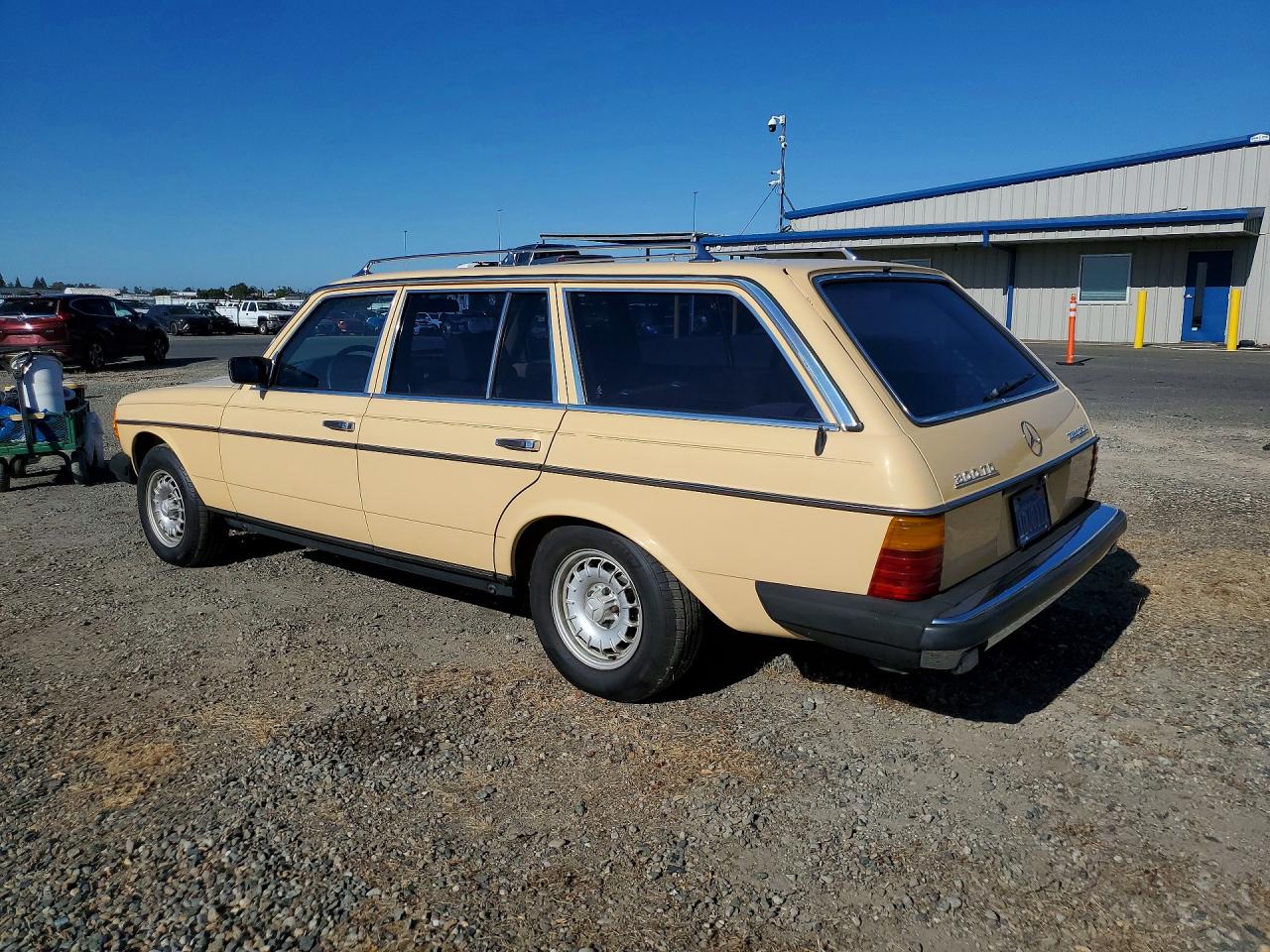 1981 Mercedes-benz 300 Td Cream vin: WDBAB93A5BN005481