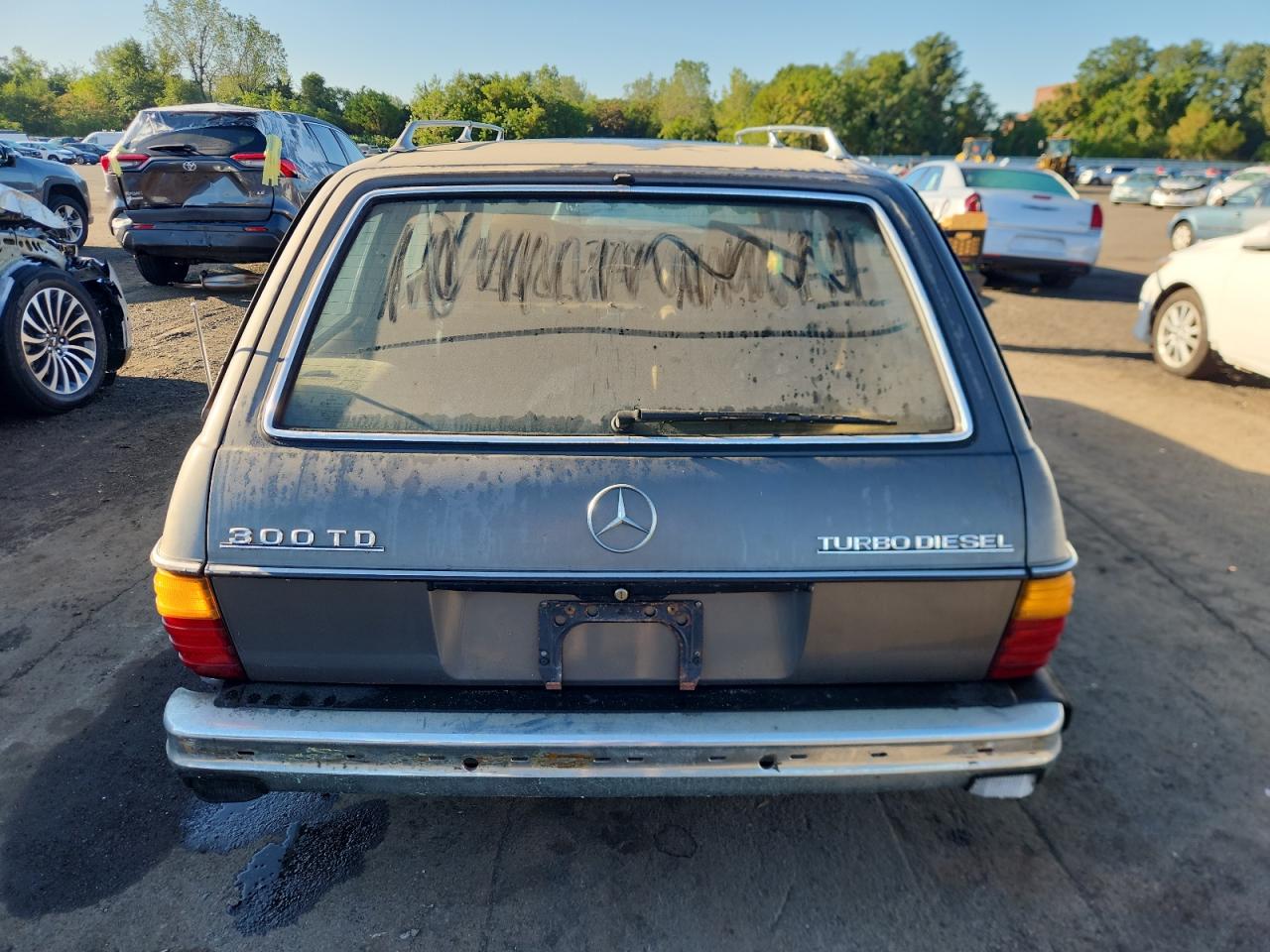1982 Mercedes-benz 300 Tdt Gray vin: WDBAB93A6CN011937
