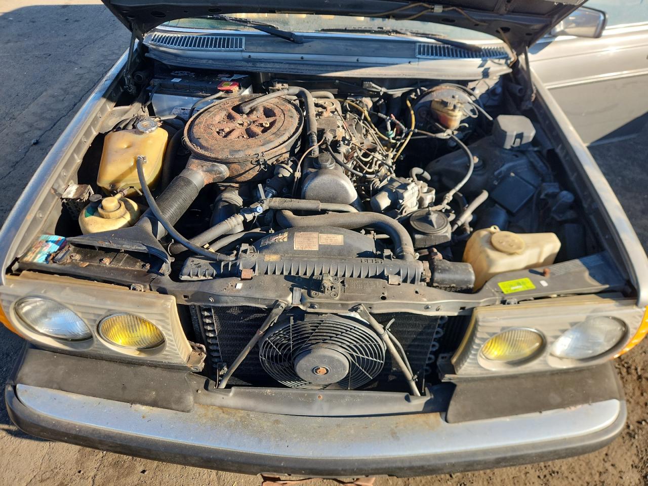 1982 Mercedes-benz 300 Tdt Gray vin: WDBAB93A6CN011937