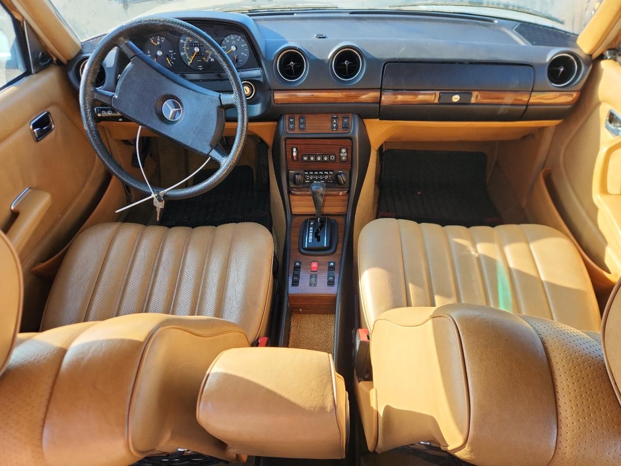 1982 Mercedes-benz 300 Tdt Gray vin: WDBAB93A6CN011937