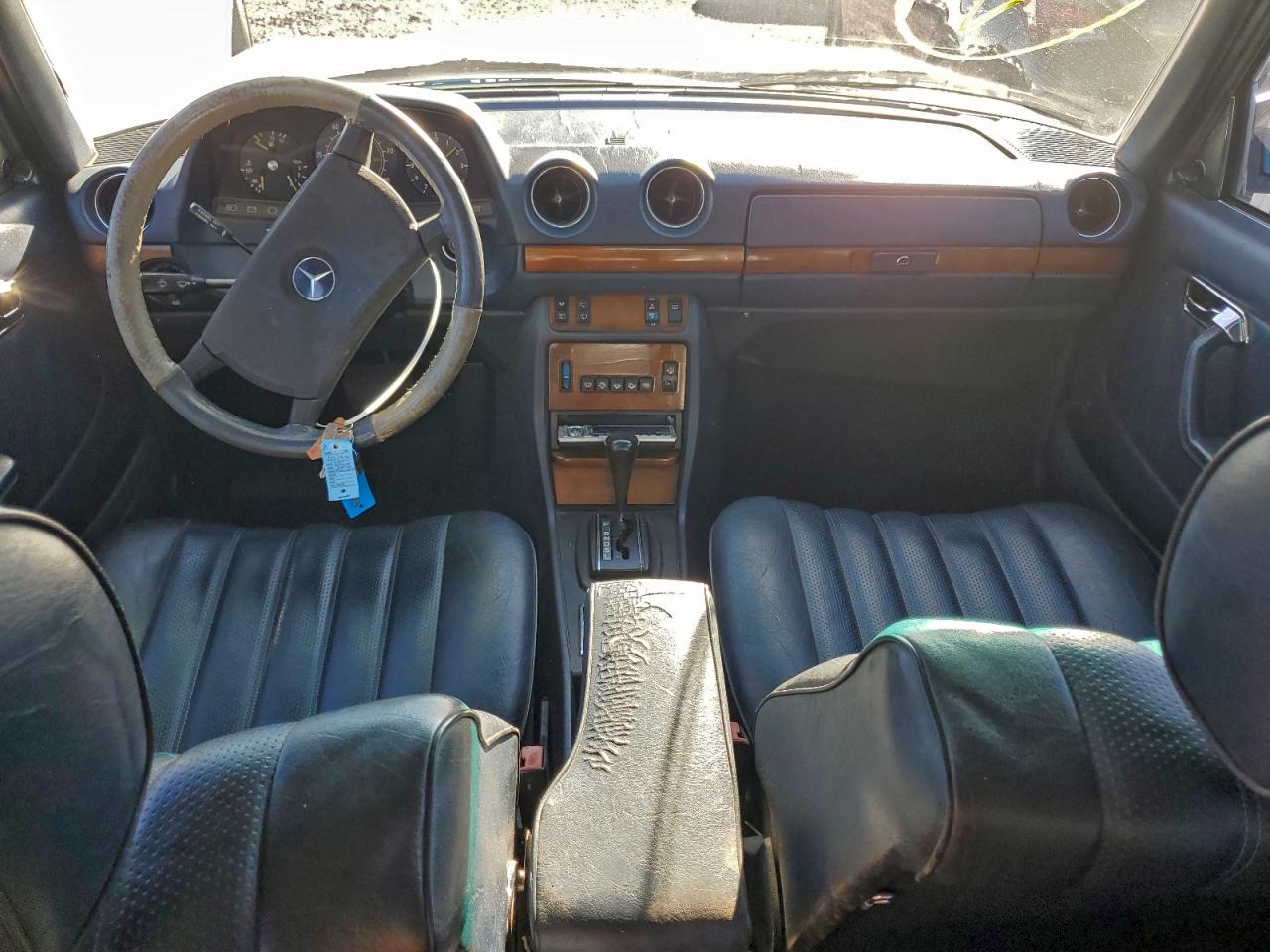 1981 Mercedes-benz 300 Td Blue vin: WDBAB93A9BN003765