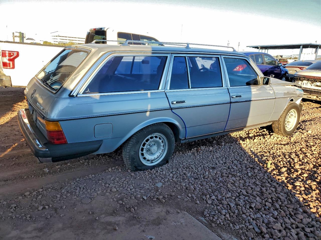 1981 Mercedes-benz 300 Td Blue vin: WDBAB93A9BN003765