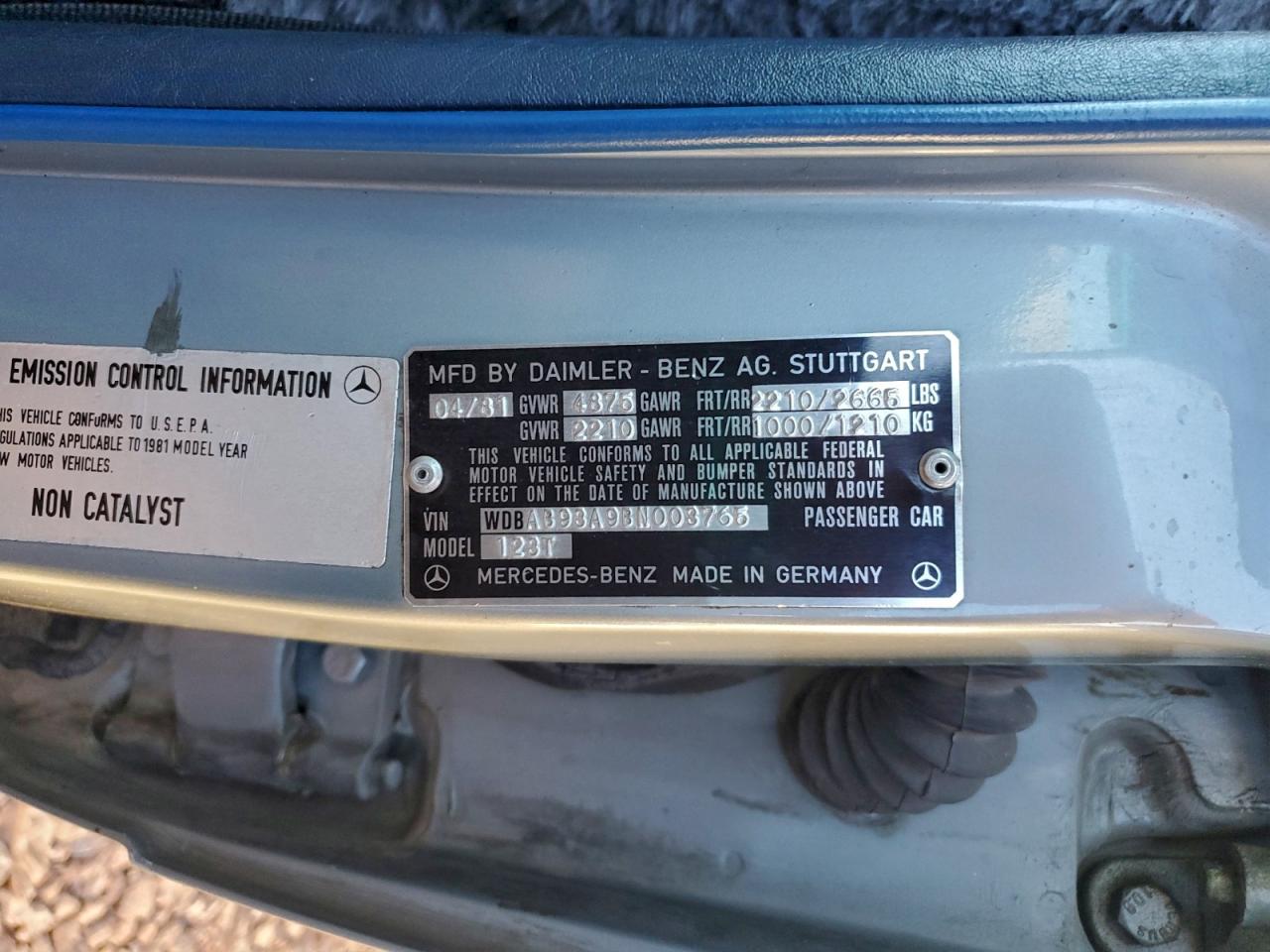 1981 Mercedes-benz 300 Td Blue vin: WDBAB93A9BN003765