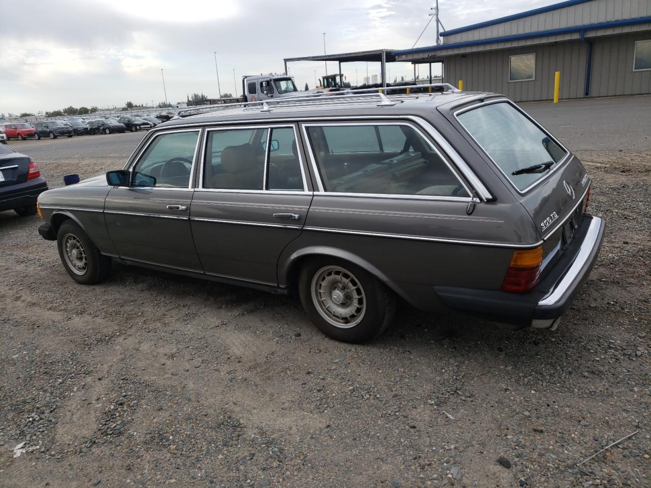 1983 Mercedes-benz 300 Tdt Зеленый vin: WDBAB93A9DN015451