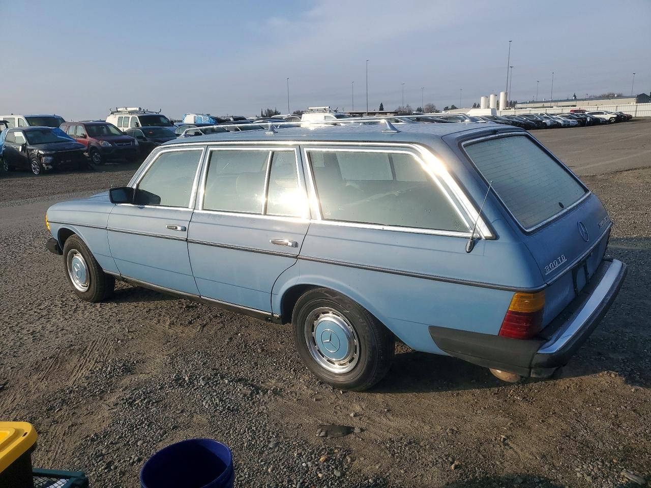 1982 Mercedes-benz 300 Tdt Blue vin: WDBAB93AXCN011245