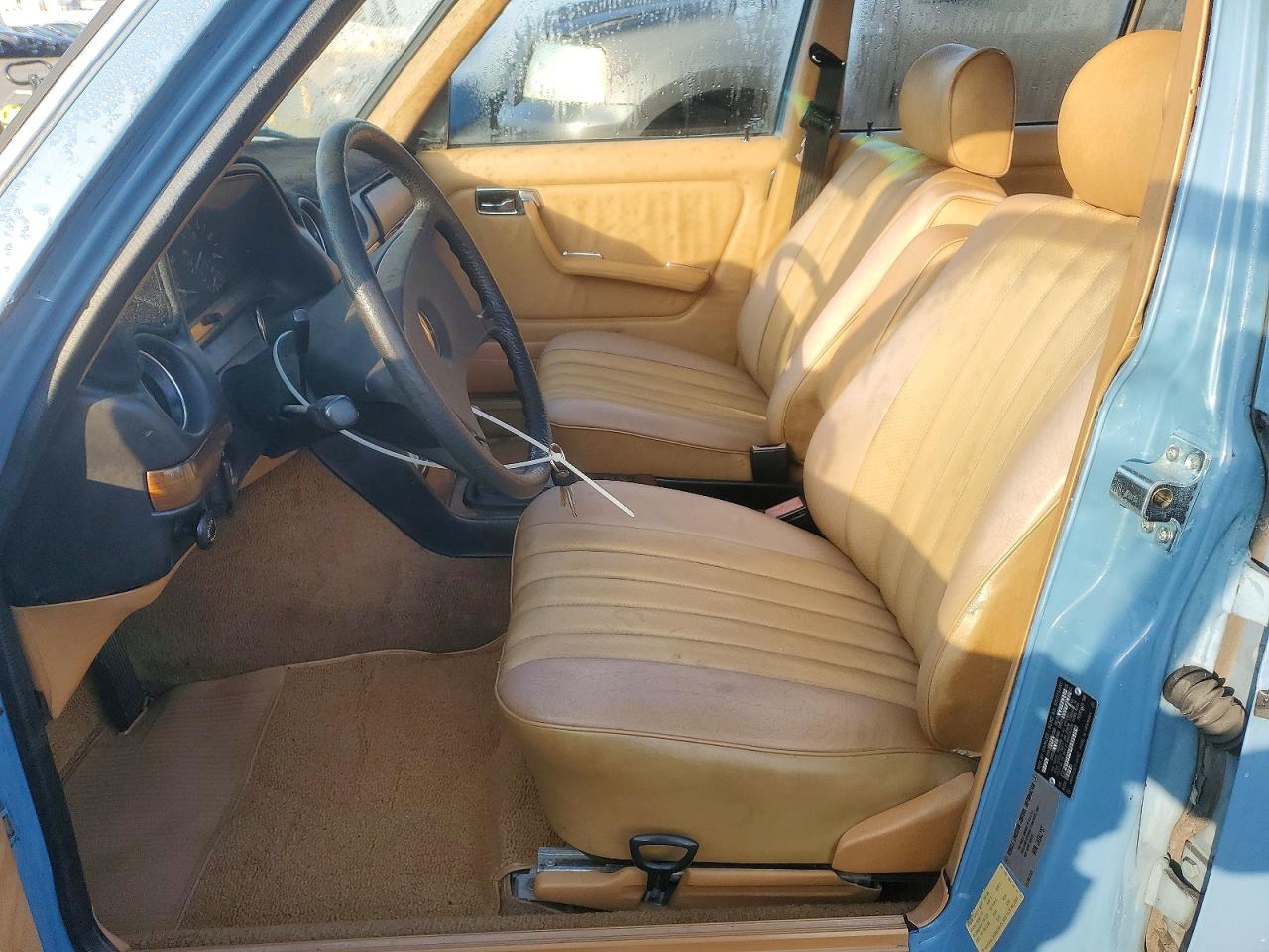 1982 Mercedes-benz 300 Tdt Blue vin: WDBAB93AXCN011245