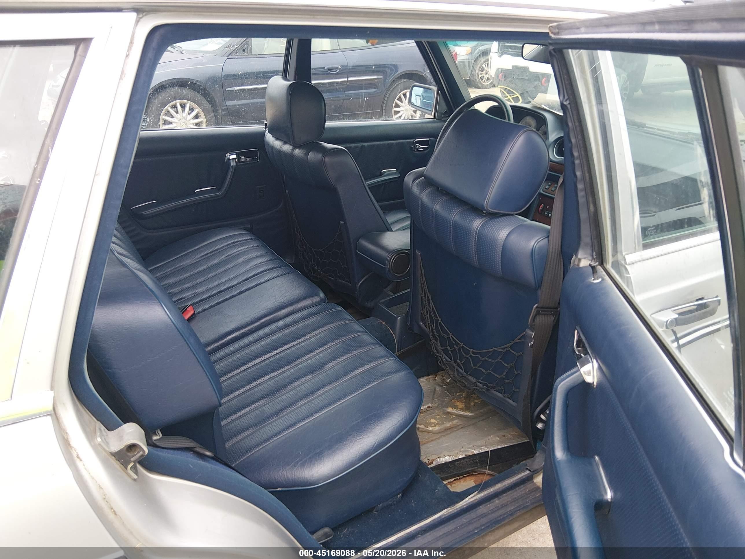 1983 Mercedes-benz 300 Tdt Серый vin: WDBAB93AXDN014101