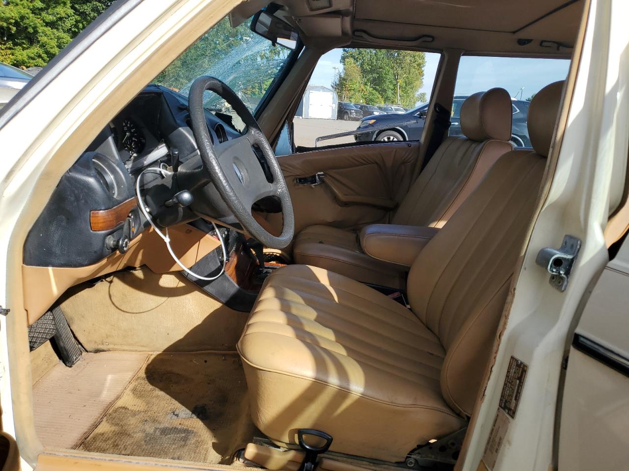 1983 Mercedes-benz 300 Tdt Beige vin: WDBAB93AXDN017015
