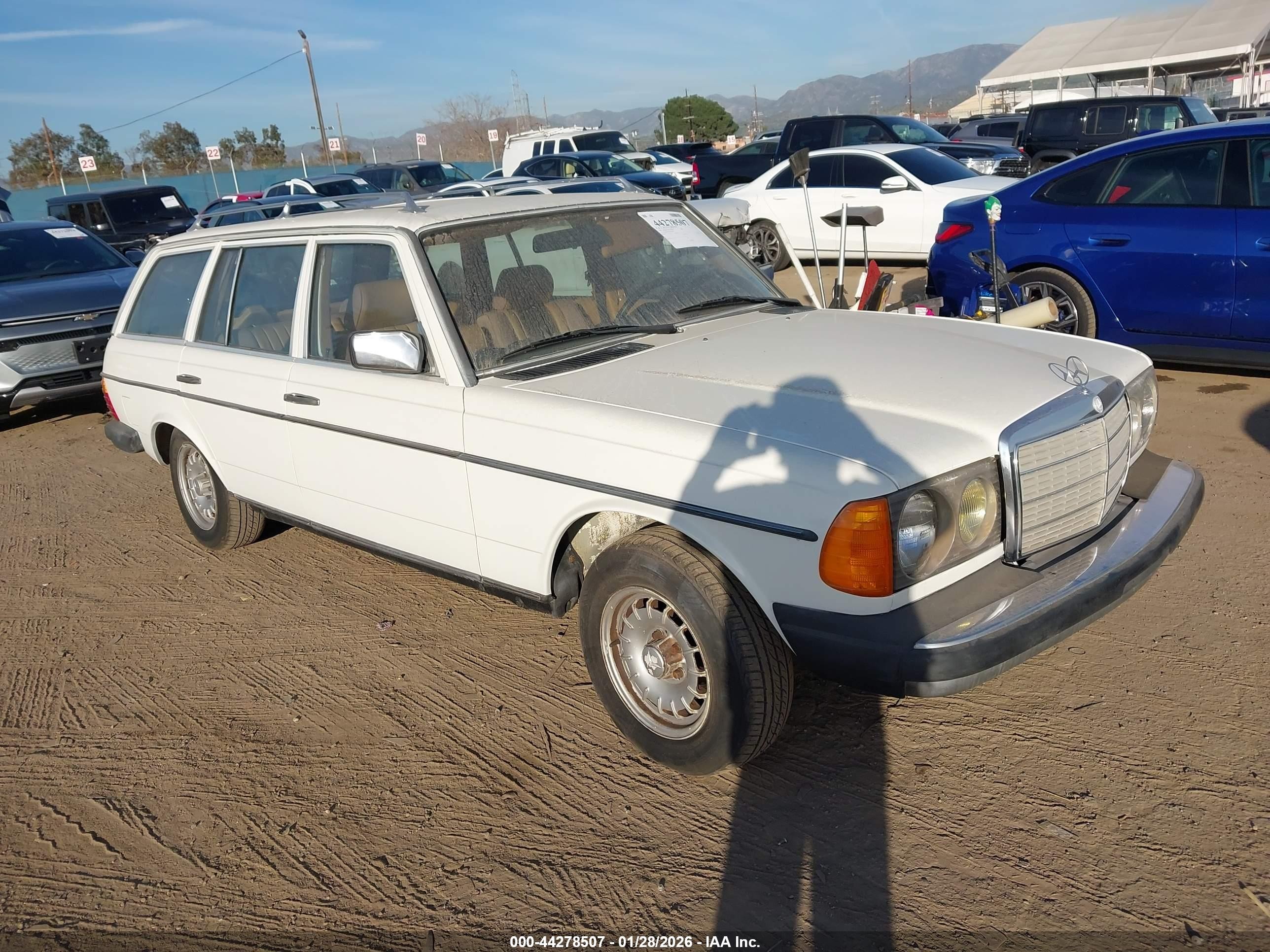 1984 Mercedes-benz 300 Tdt Белый vin: WDBAB93AXEF022839