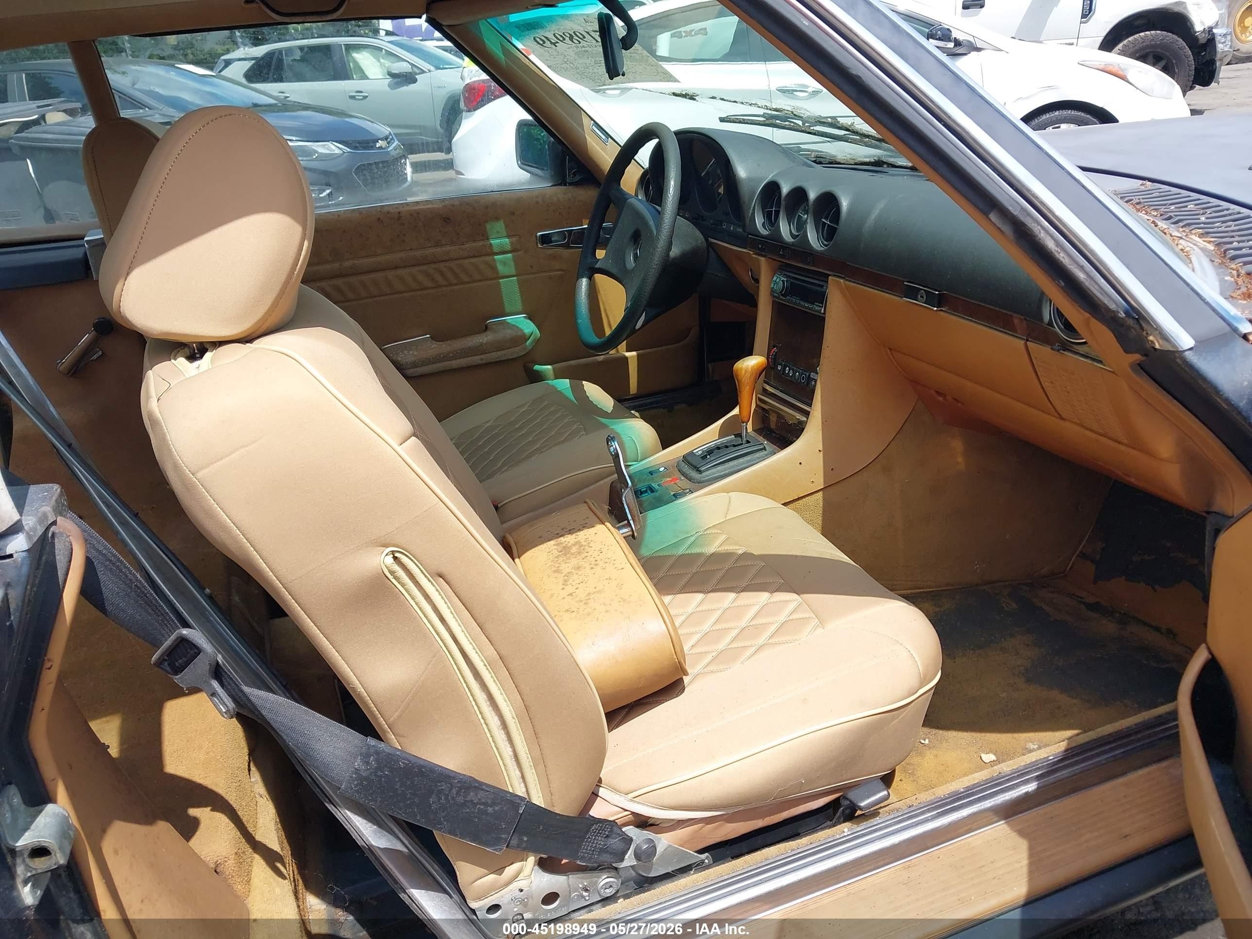 1984 Mercedes-benz 380 Sl Черный vin: WDBBA45A0EA001115